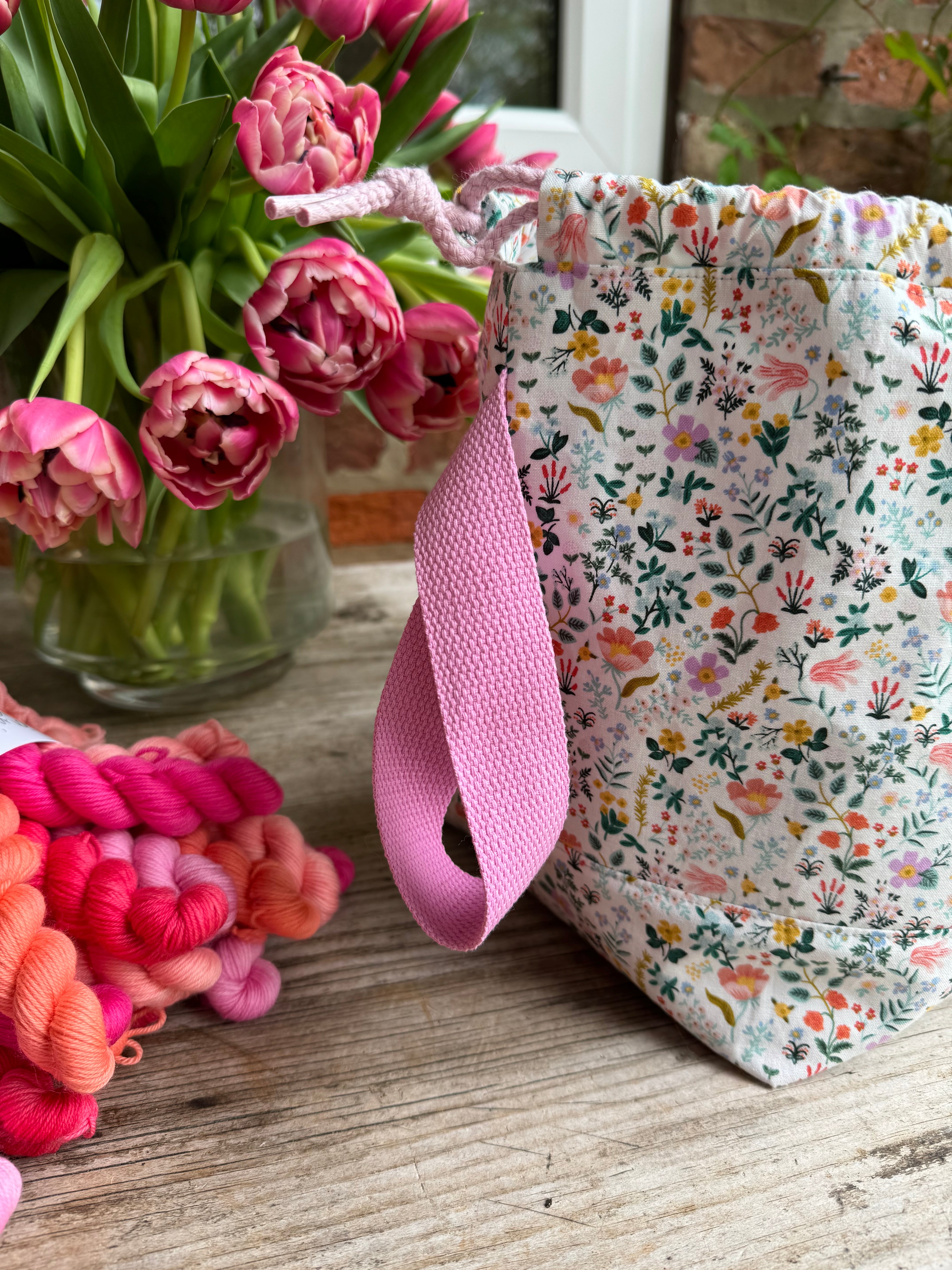 Made to order - Project Bag Style 01 - Delicate Meadow Floral