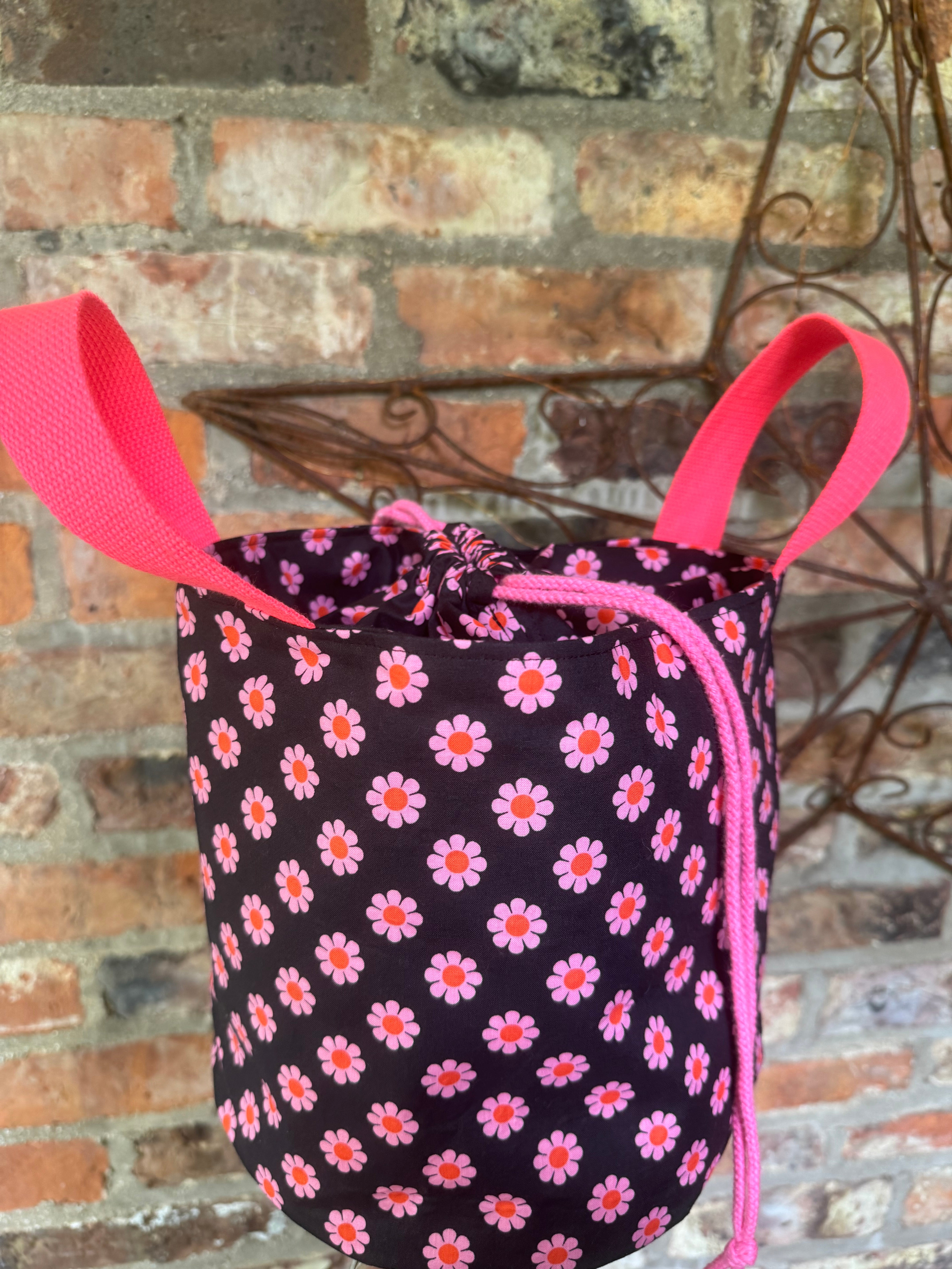 Made to order - Project bag style 03 -  Black with pink flowers