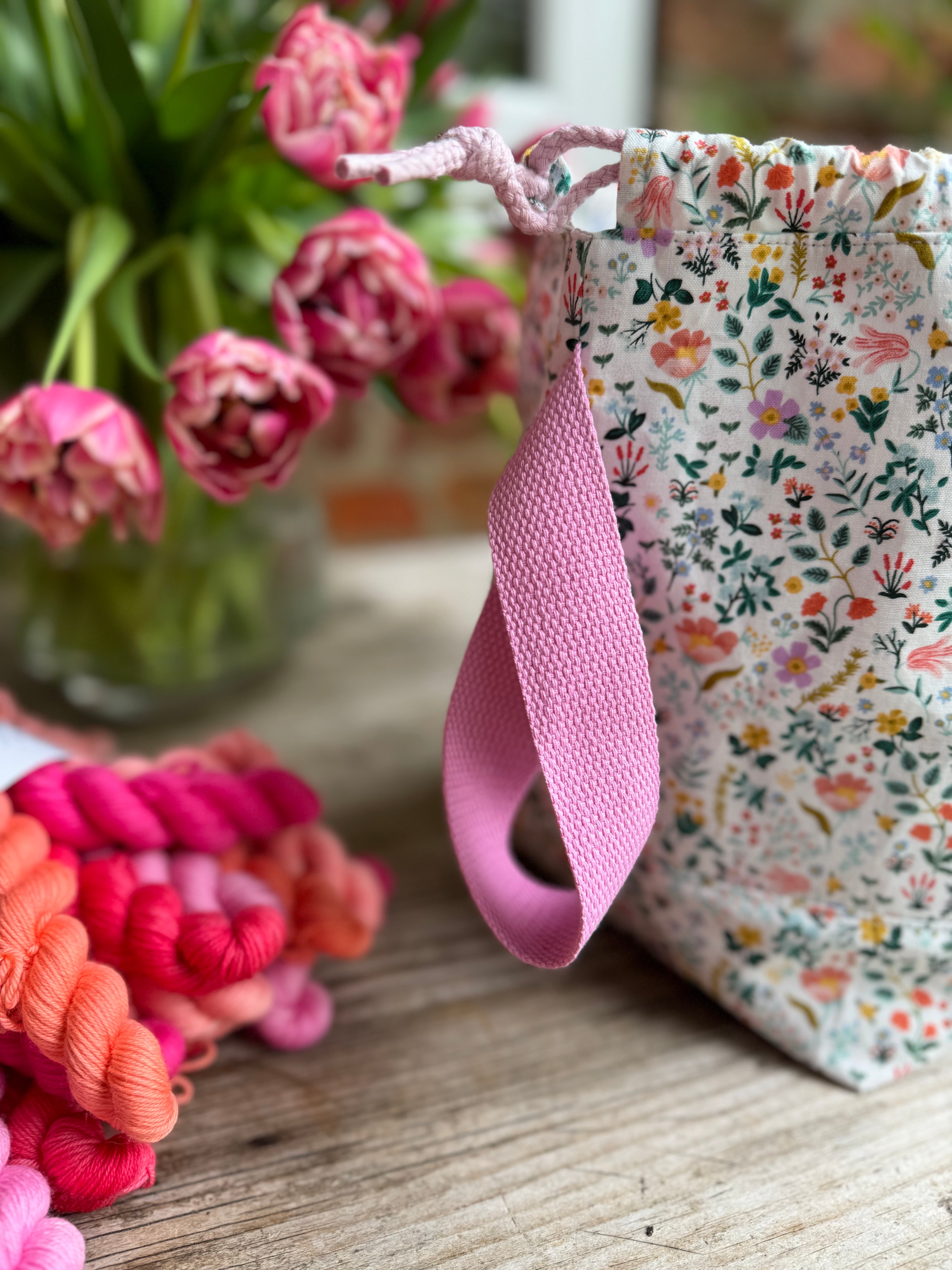 Made to order - Project Bag Style 01 - Delicate Meadow Floral