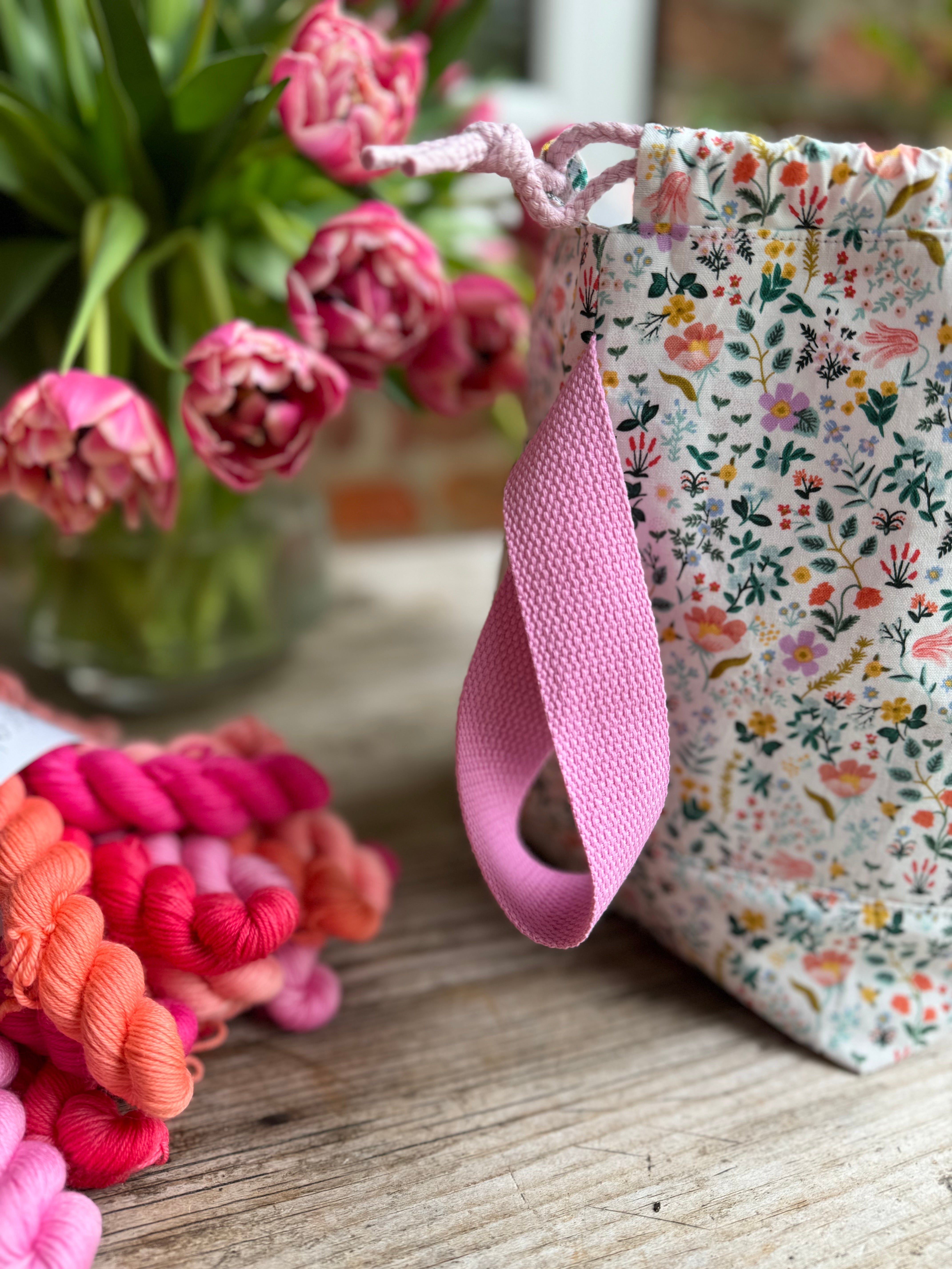 Made to order - Project Bag Style 01 - Delicate Meadow Floral