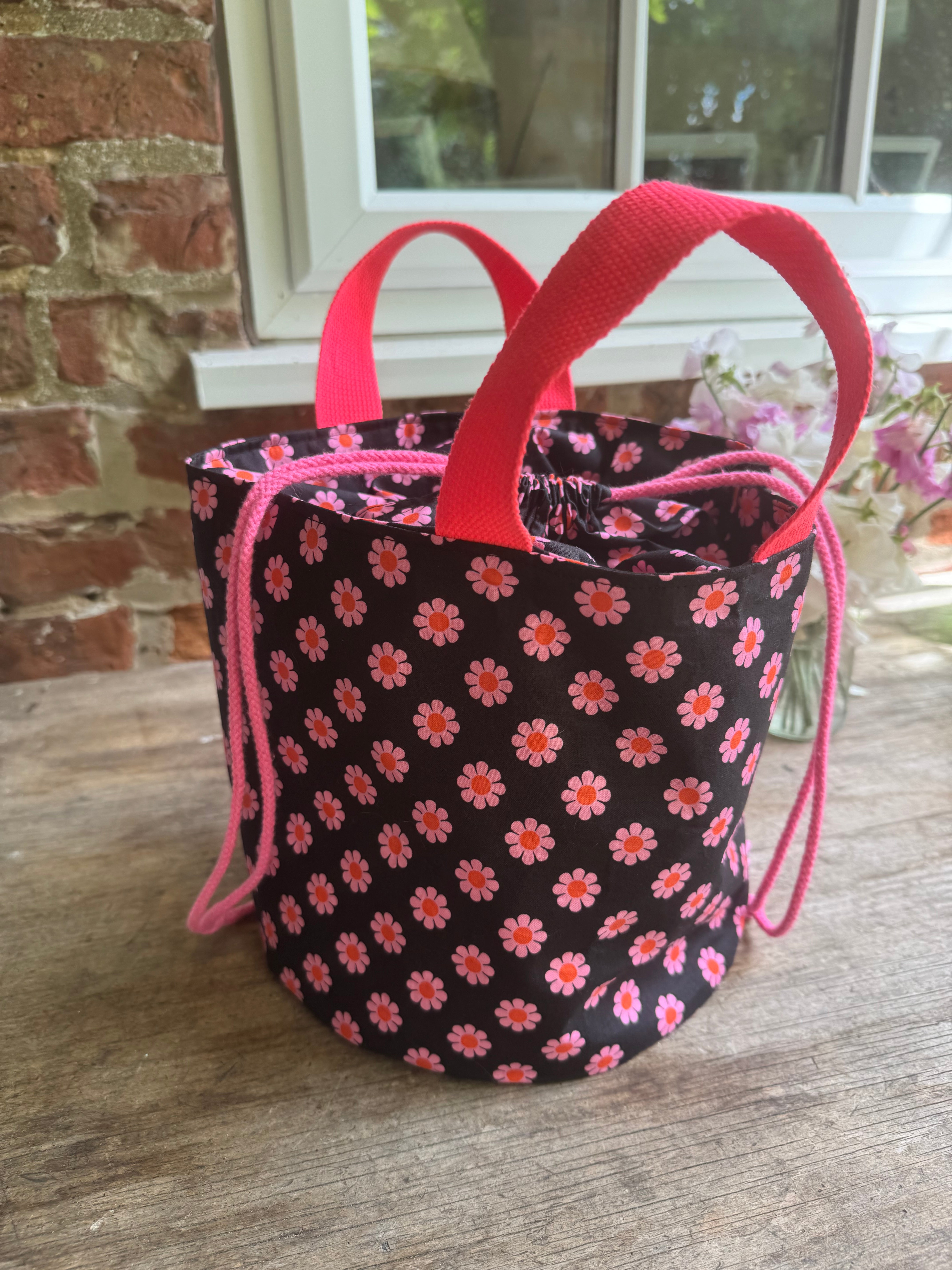 Made to order - Project bag style 03 -  Black with pink flowers