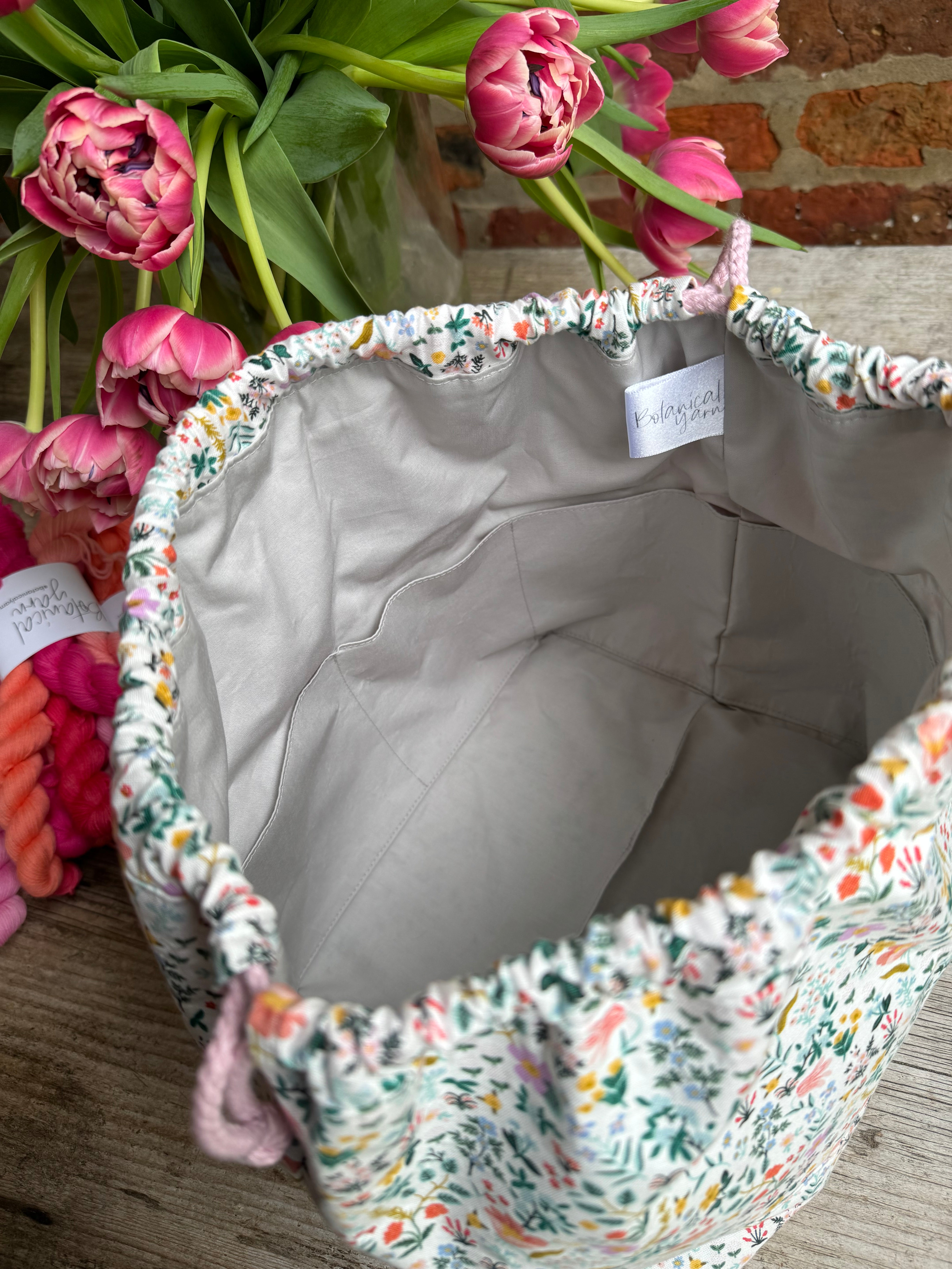 Made to order - Project Bag Style 01 - Delicate Meadow Floral