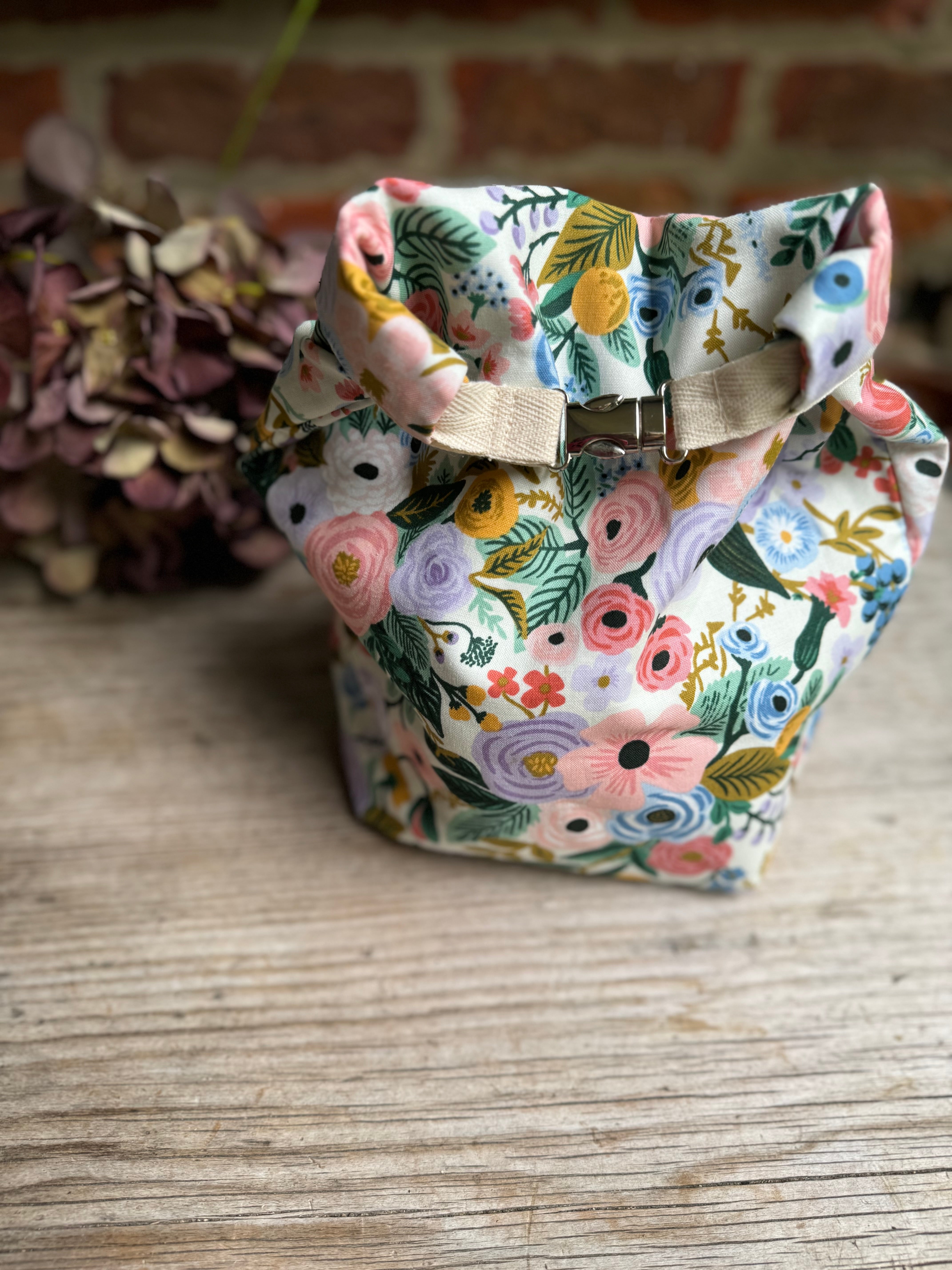 Project Bag Style 04 - Roll Top -    Pastel Floral