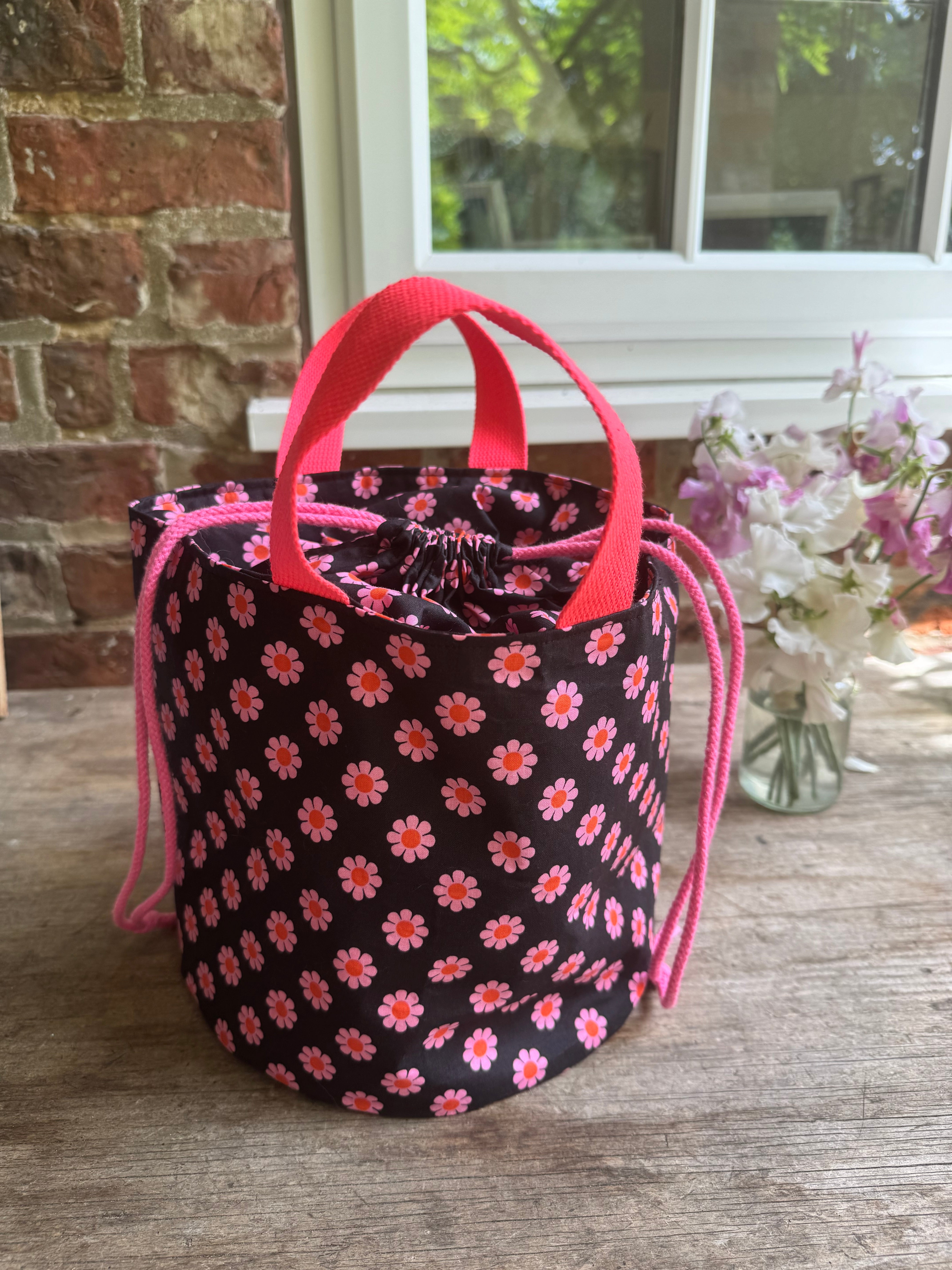 Made to order - Project bag style 03 -  Black with pink flowers