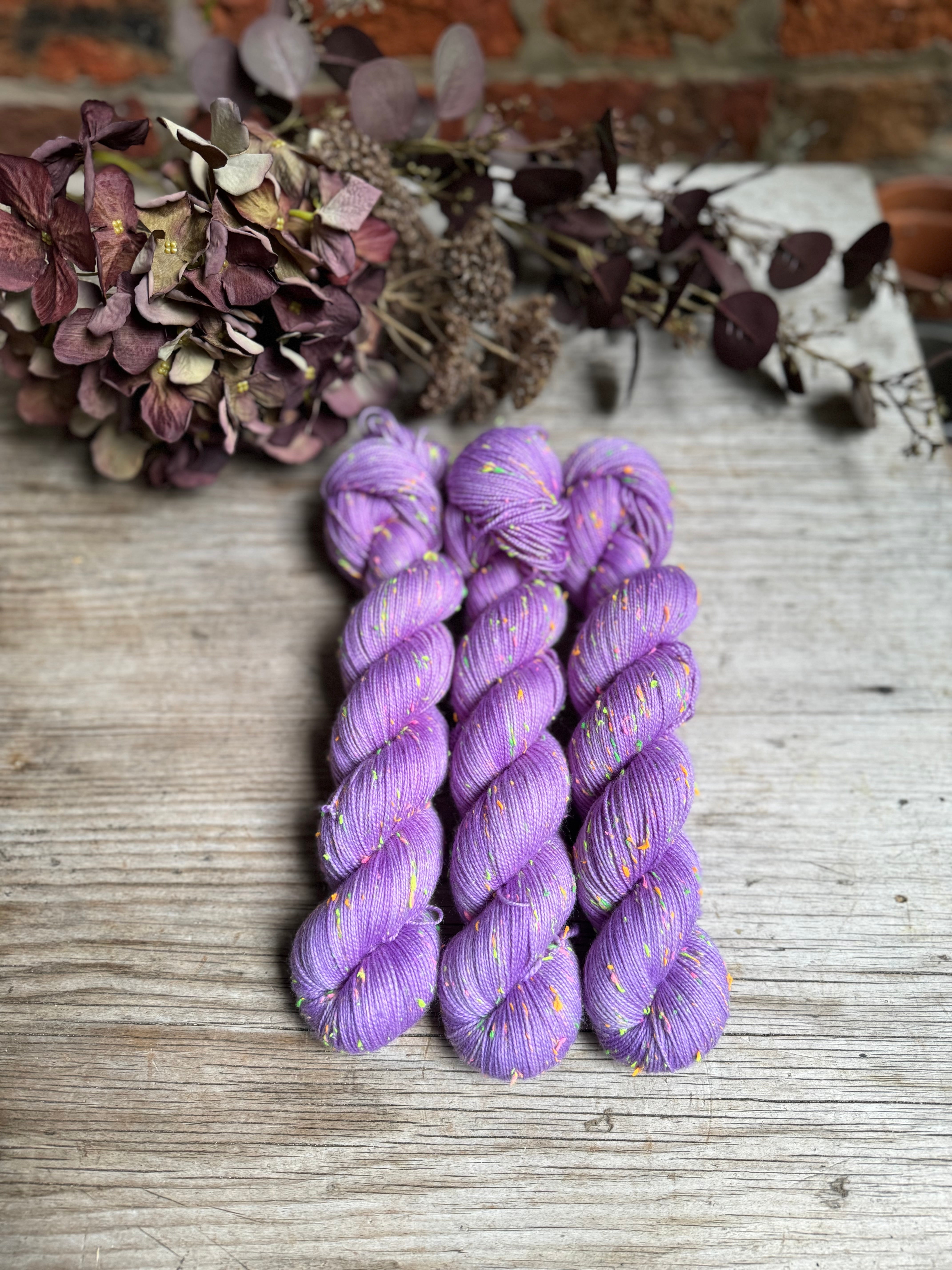 Lavender Neon Nep yarn