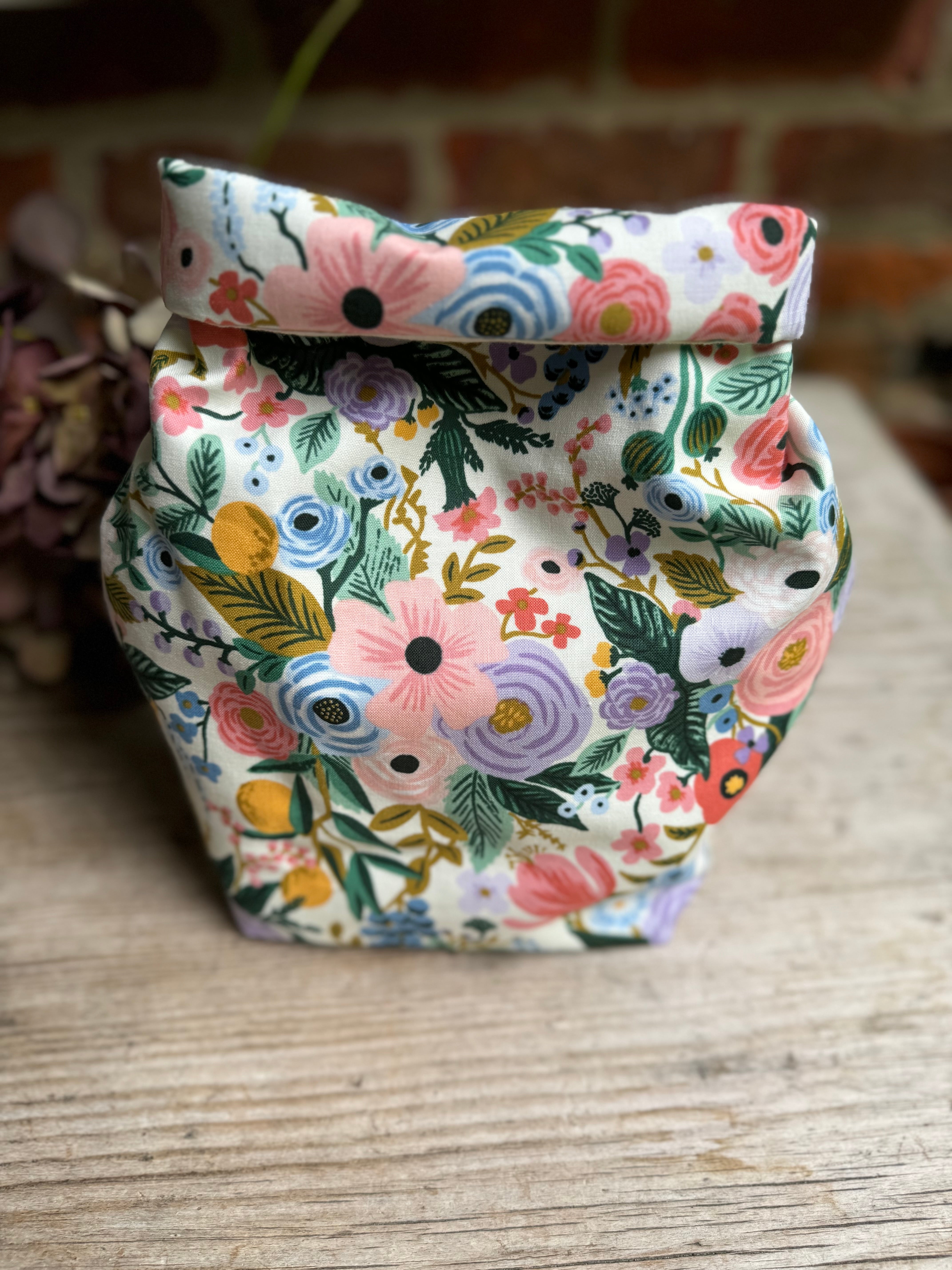 Project Bag Style 04 - Roll Top -    Pastel Floral