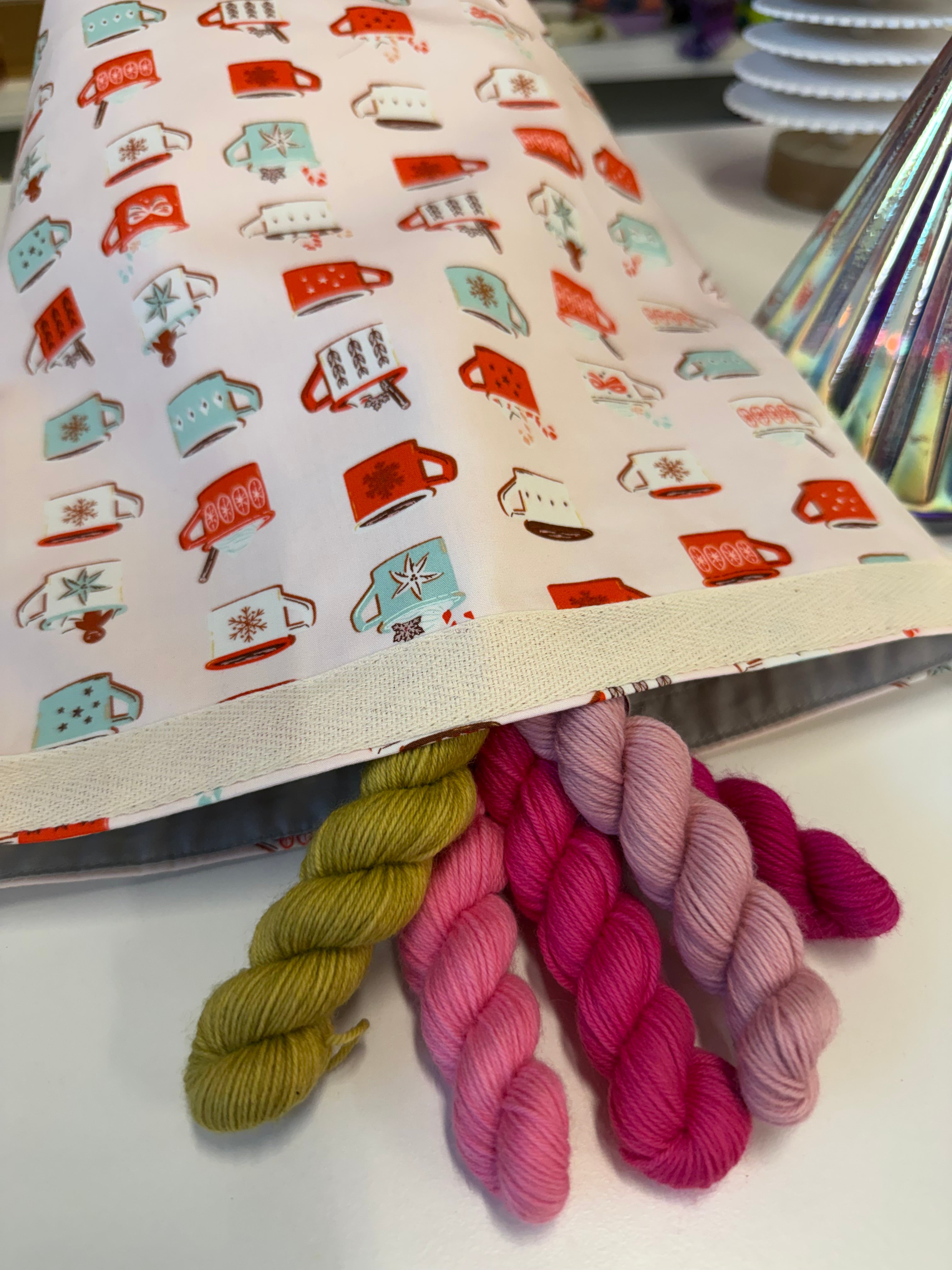 Ready to ship - Project Bag Style 04 - Roll Top - Festive Mugs