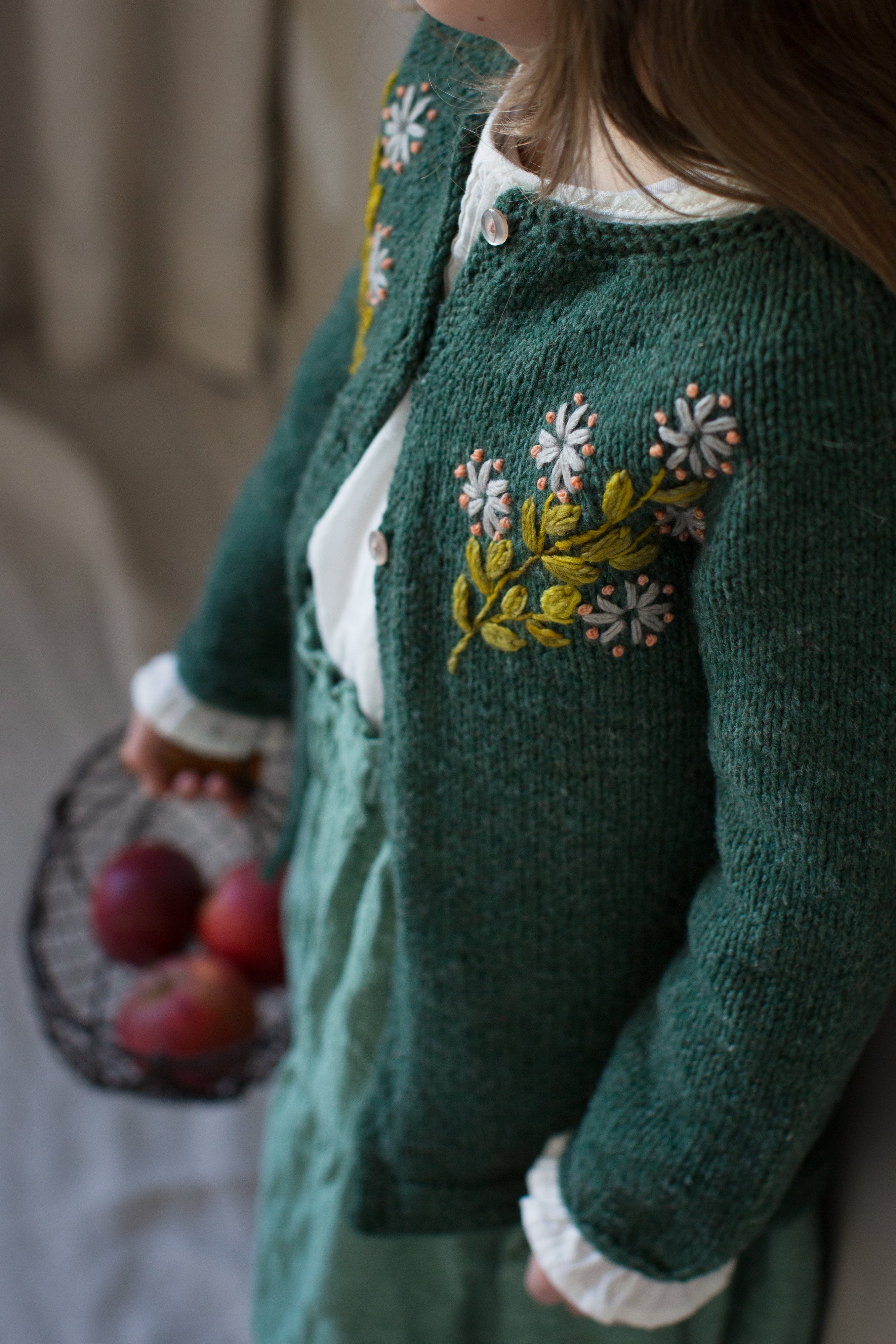Laine Publishing - Embroidery on Knits by Judit Gummlich