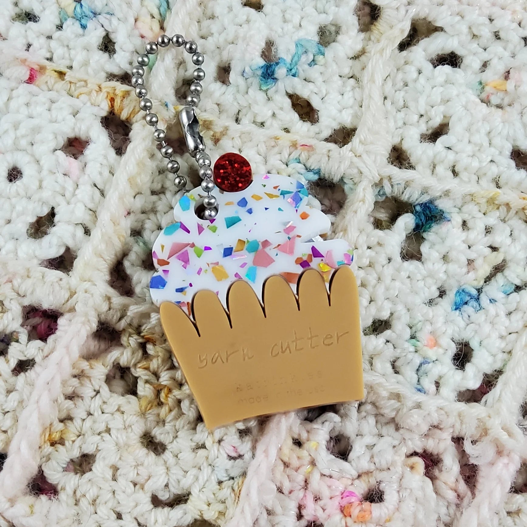 Katrinkles Cupcake Yarn & Thread Cutter