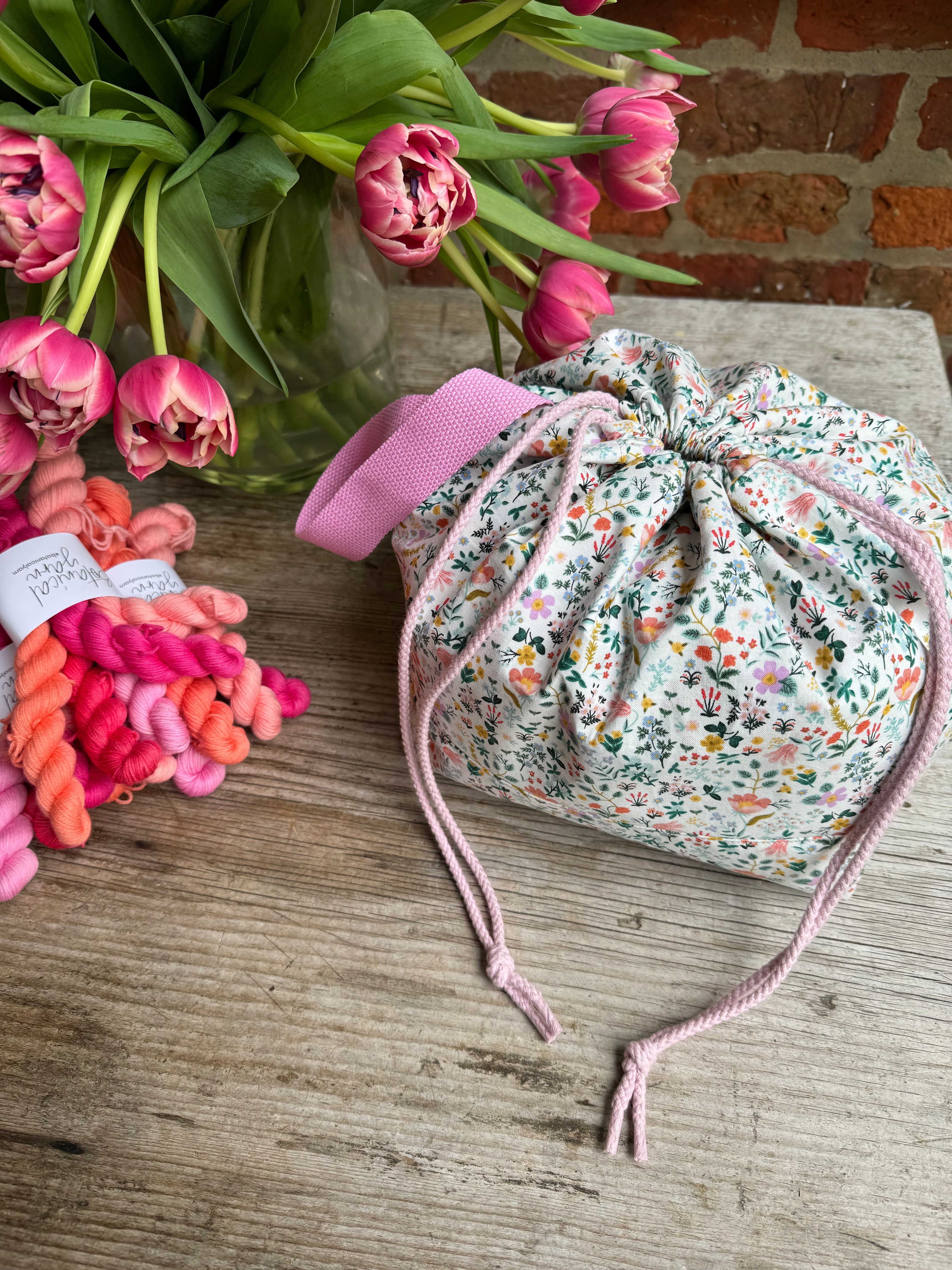 Made to order - Project Bag Style 01 - Delicate Meadow Floral