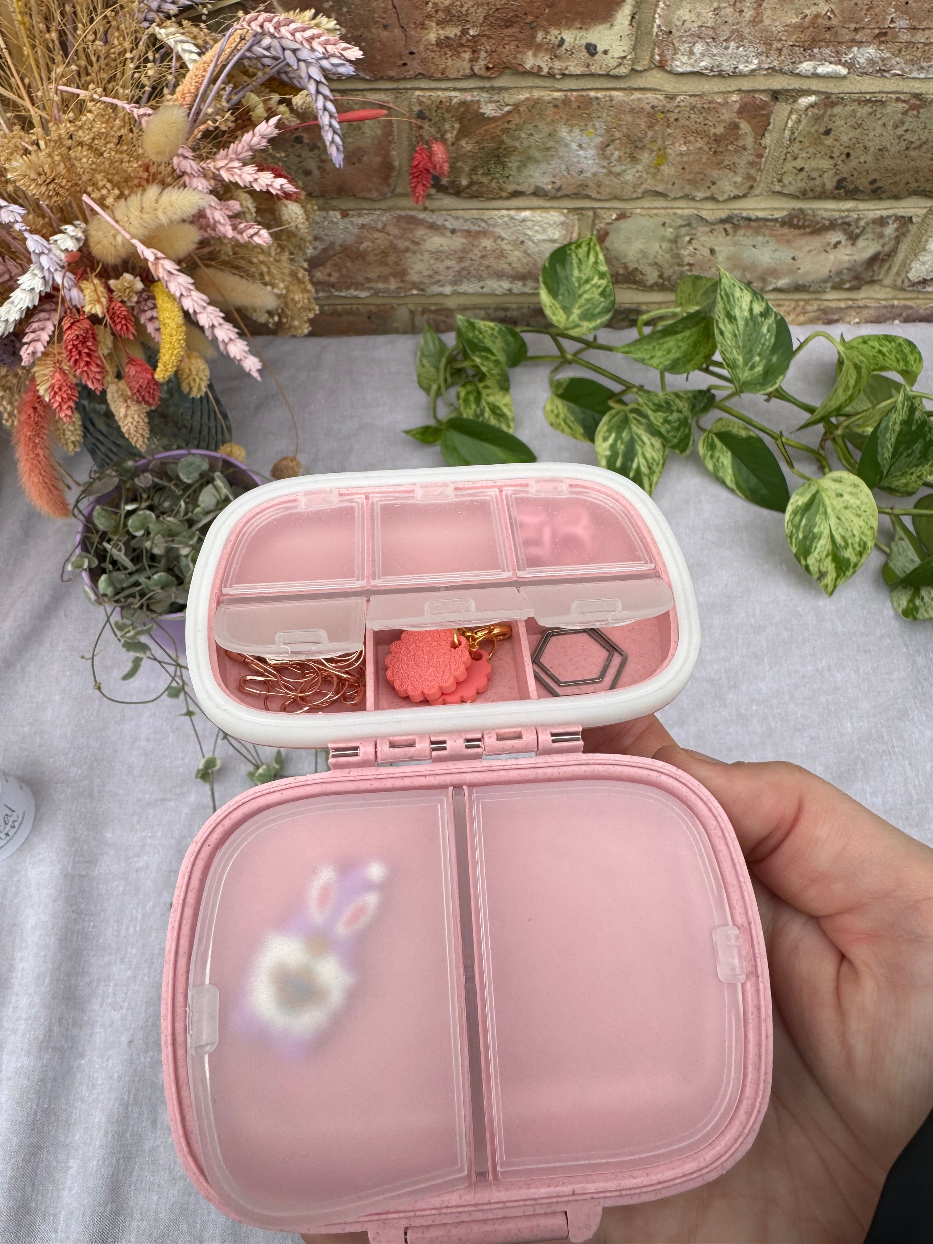 Notions case storage