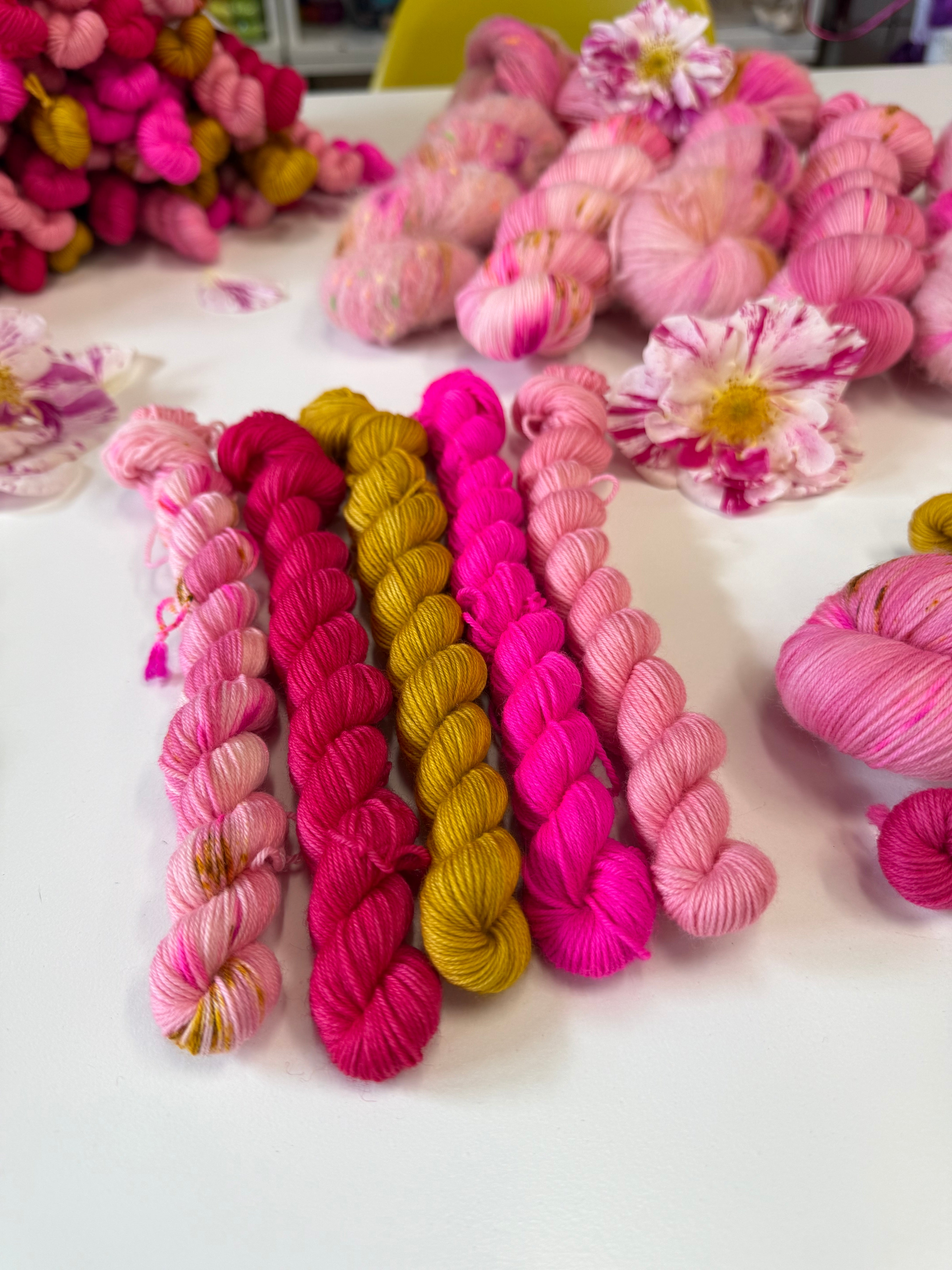 Ready to ship -  The King’s Rose David Austin Chelsea Flower Show 2025 - 5 x 20g Mini Skein Set