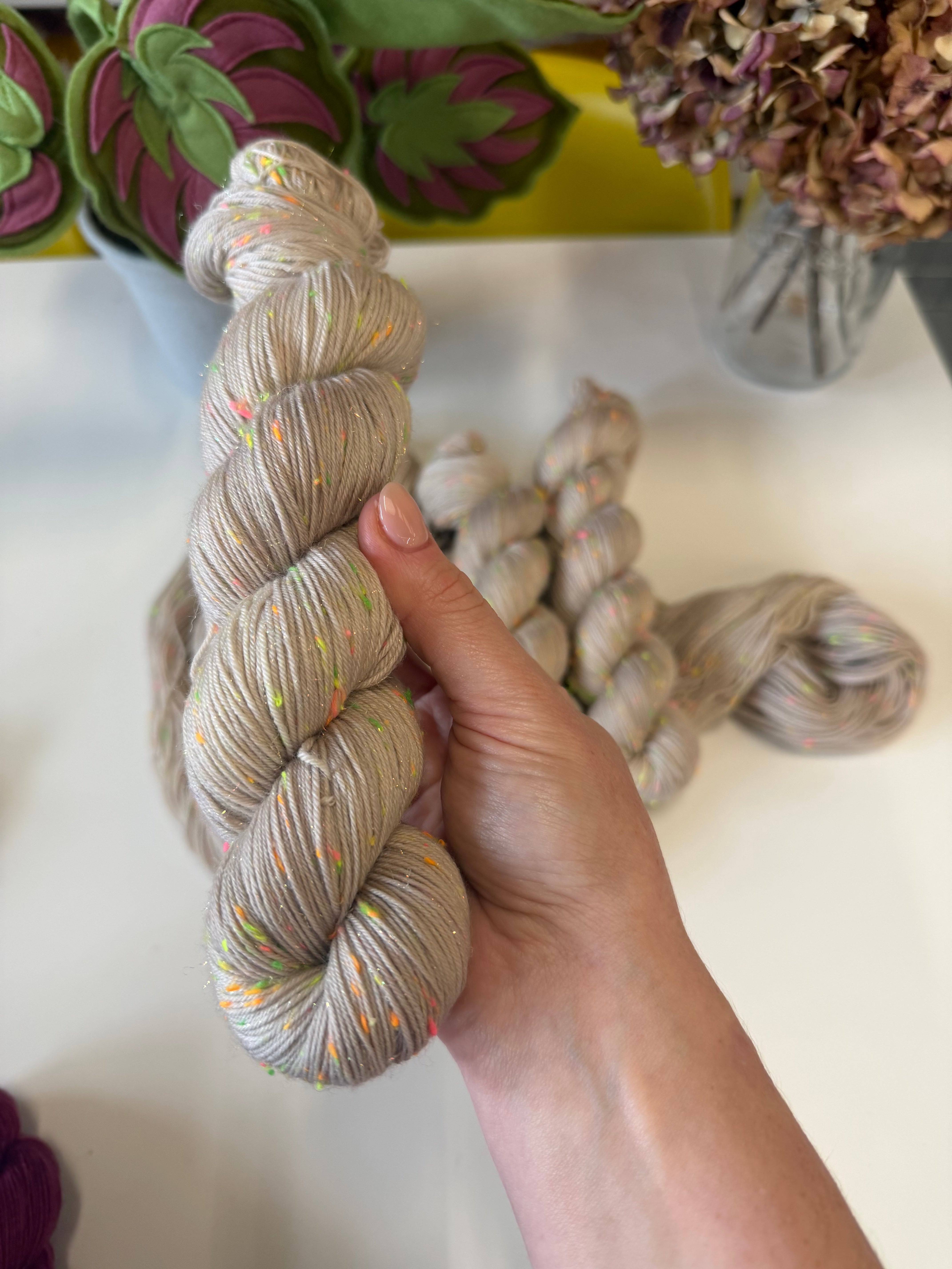 Pampas Grass Sparkle Neon Nep yarn