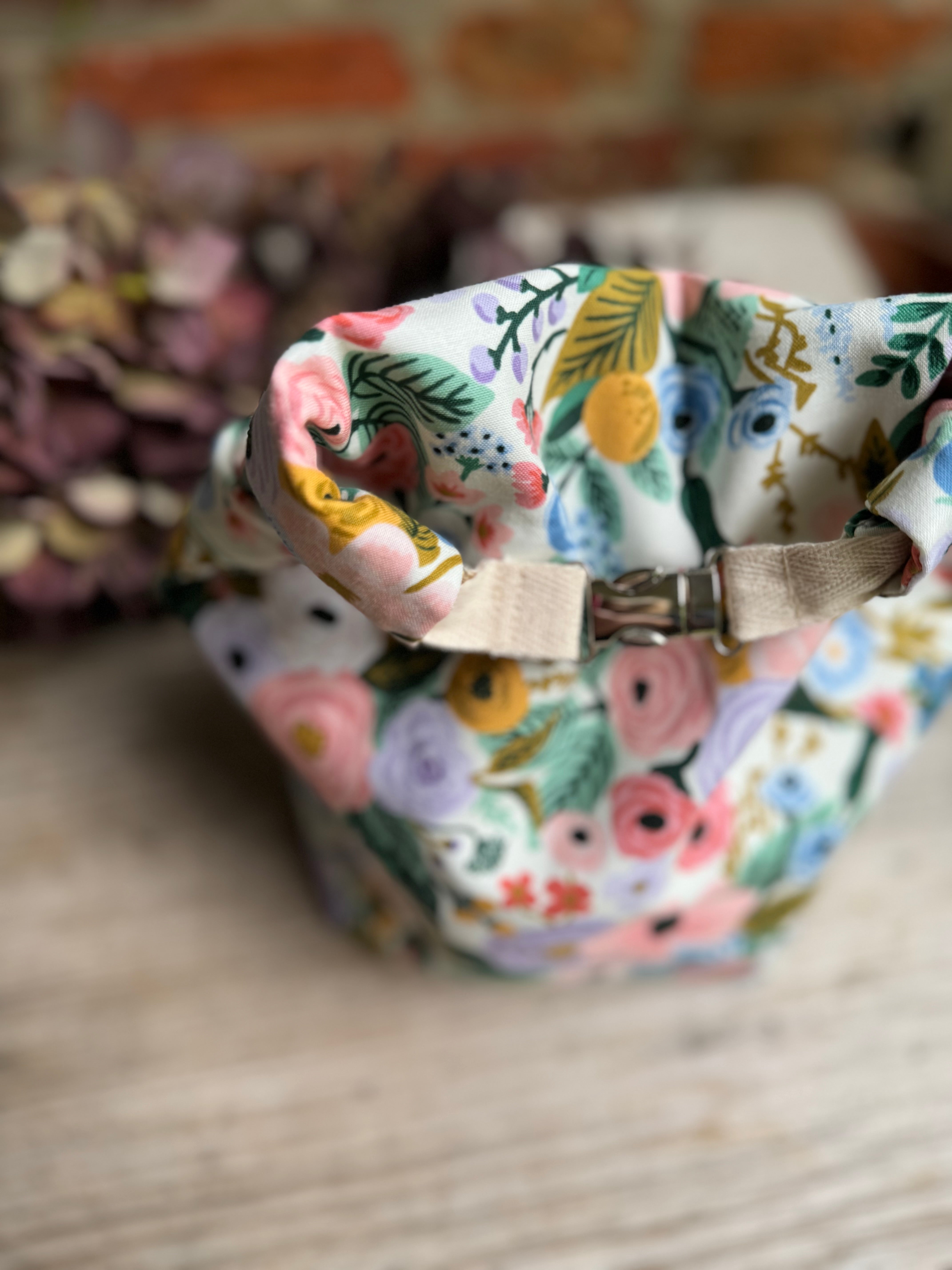 Project Bag Style 04 - Roll Top -    Pastel Floral