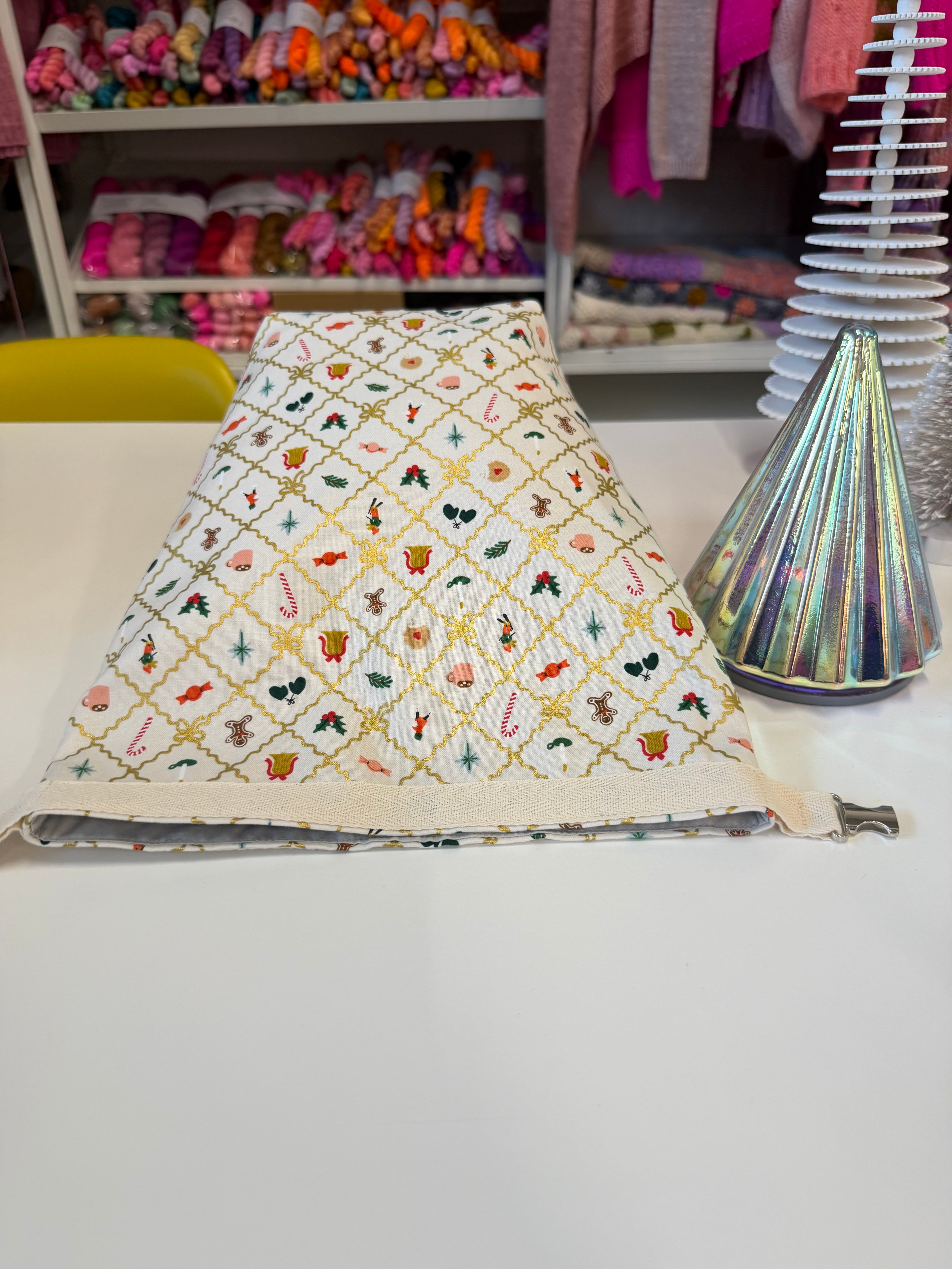 PREORDER - Project Bag Style 04 - Roll Top - Christmas Criss Cross