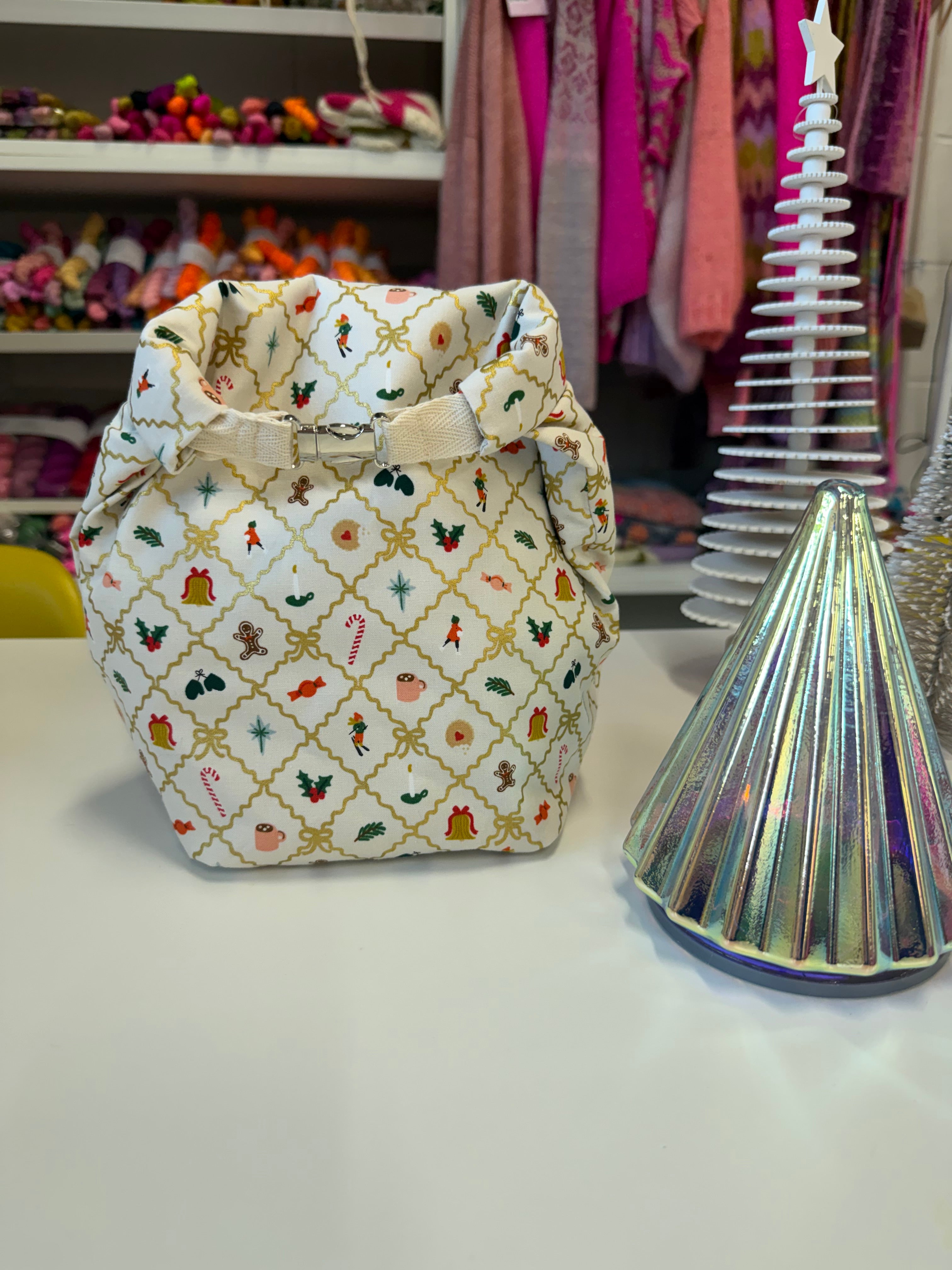 PREORDER - Project Bag Style 04 - Roll Top - Christmas Criss Cross