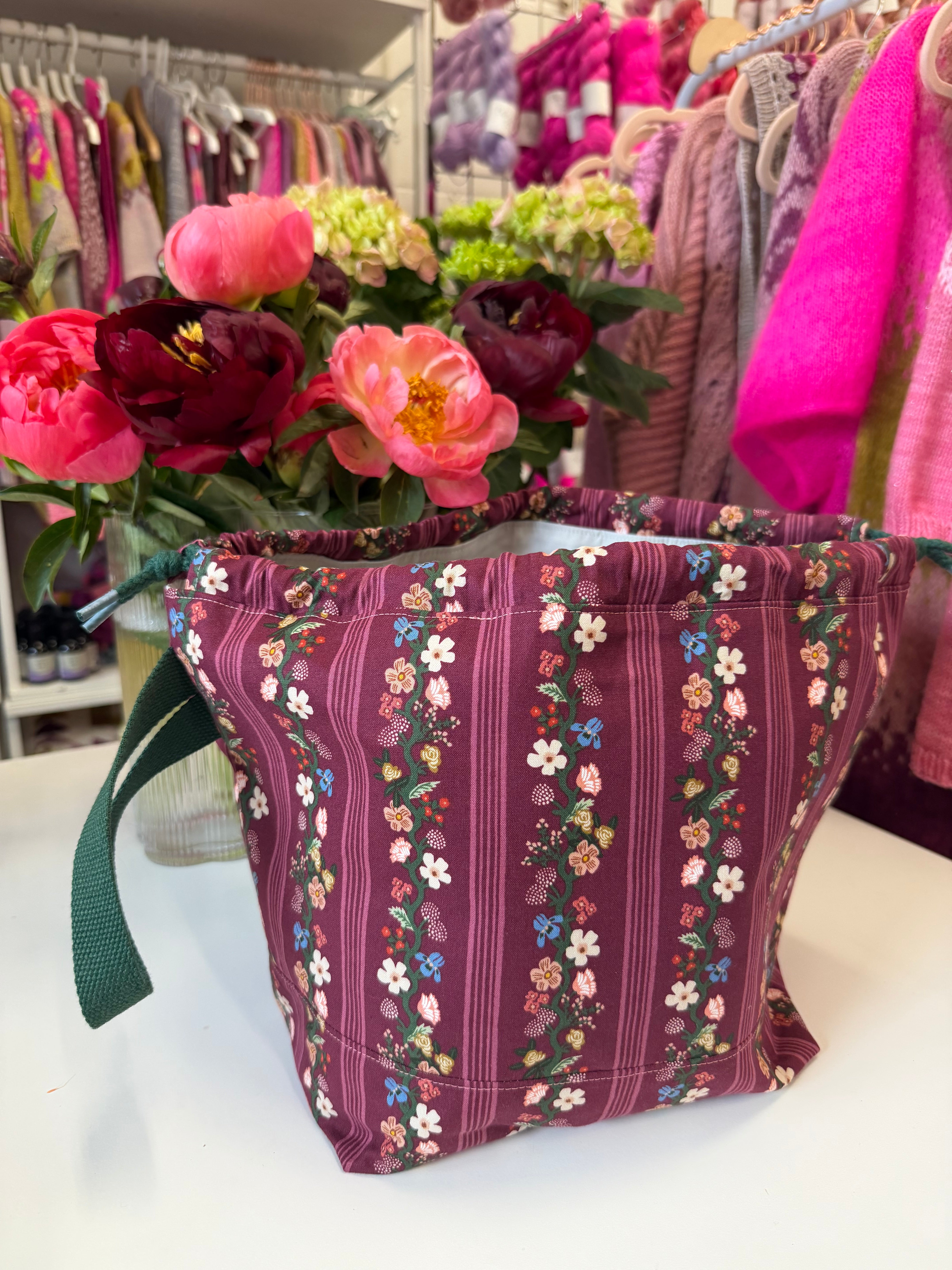 Made to order - Project Bag Style 01 -  Burgundy Floral Trellis