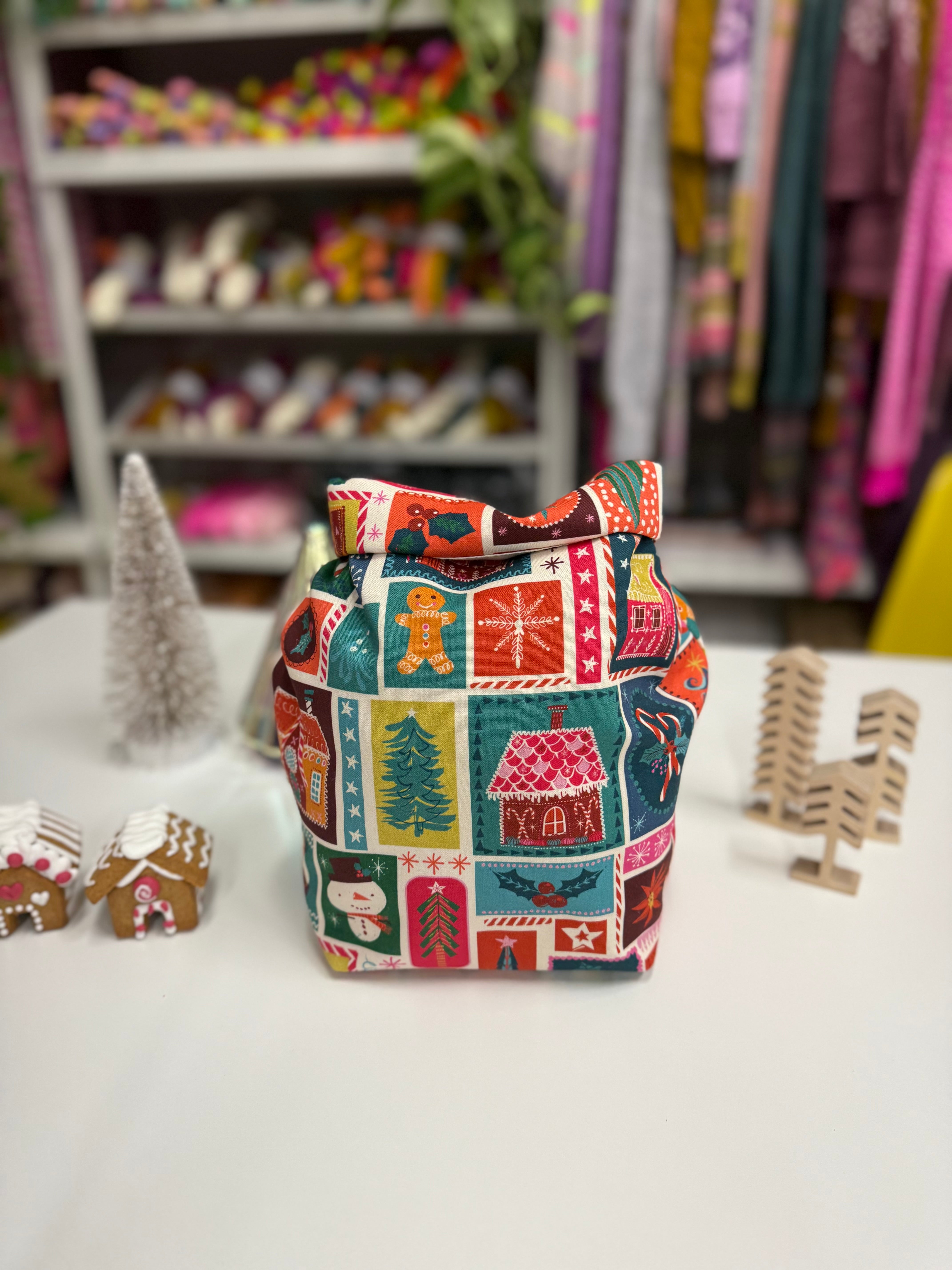 Project Bag Style 04 - Roll Top - Festive Patchwork Gingerbread house