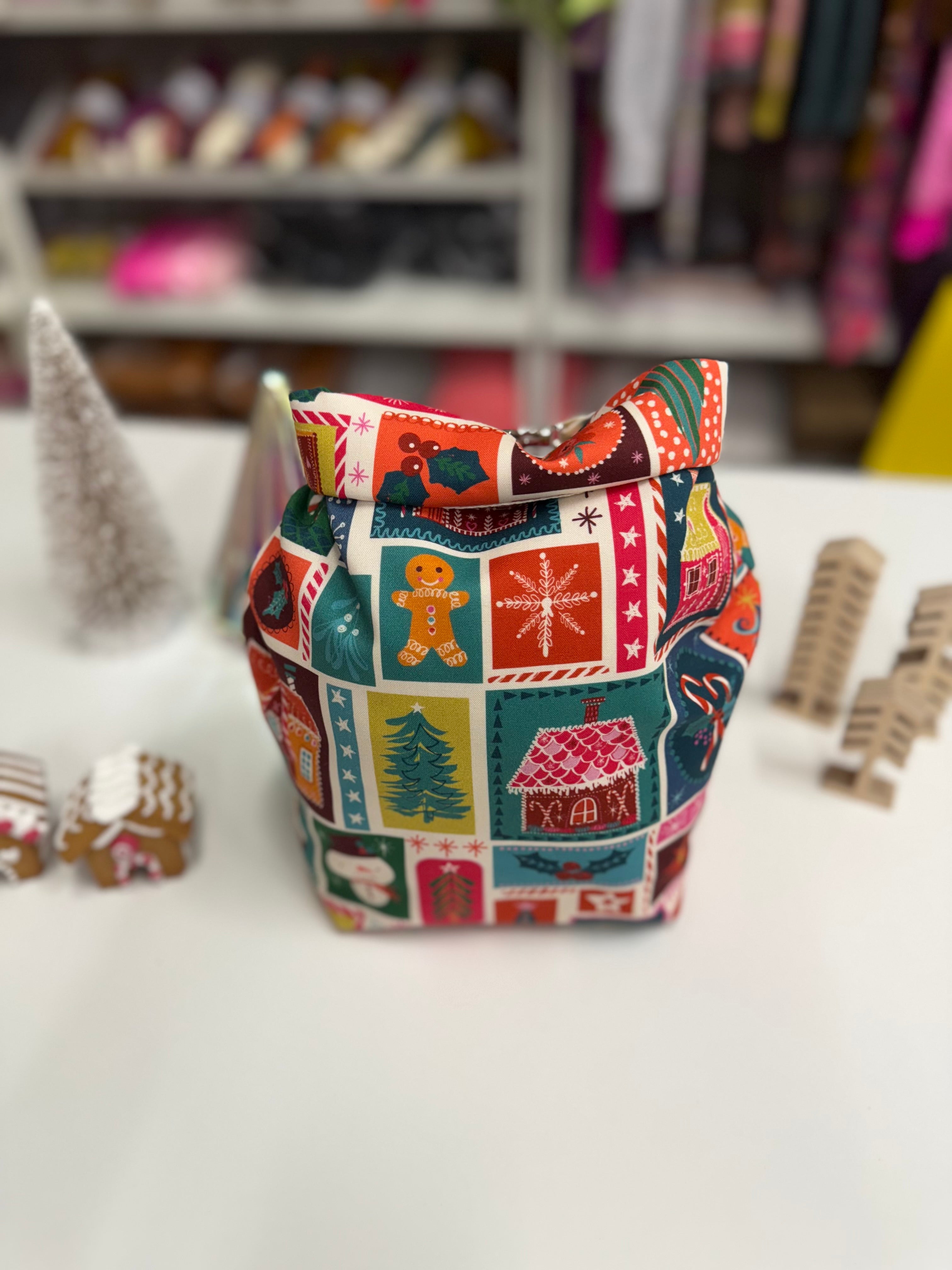 Project Bag Style 04 - Roll Top - Festive Patchwork Gingerbread house