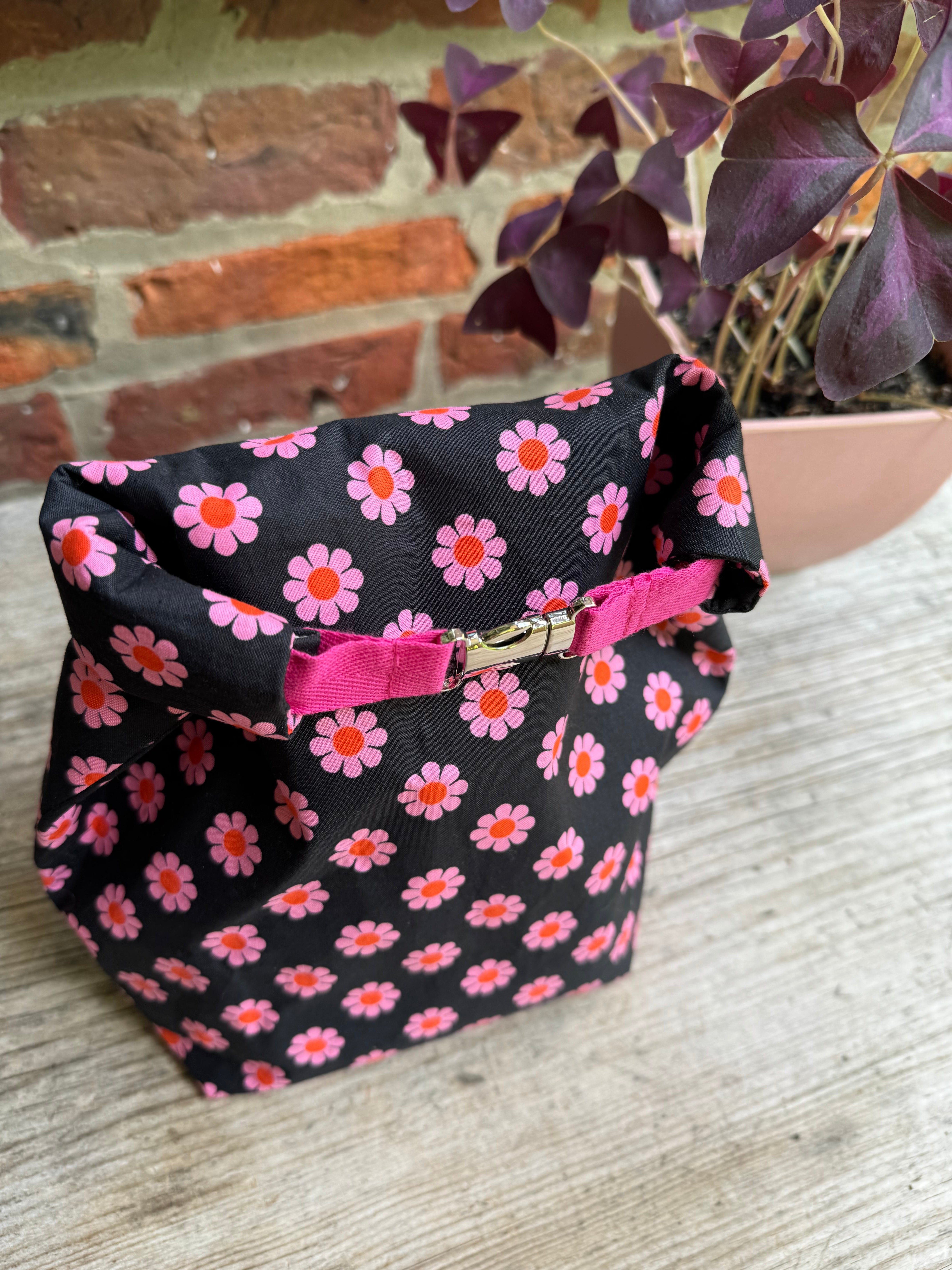 Project Bag Style 04 - Roll Top -   Black with Pink Flowers