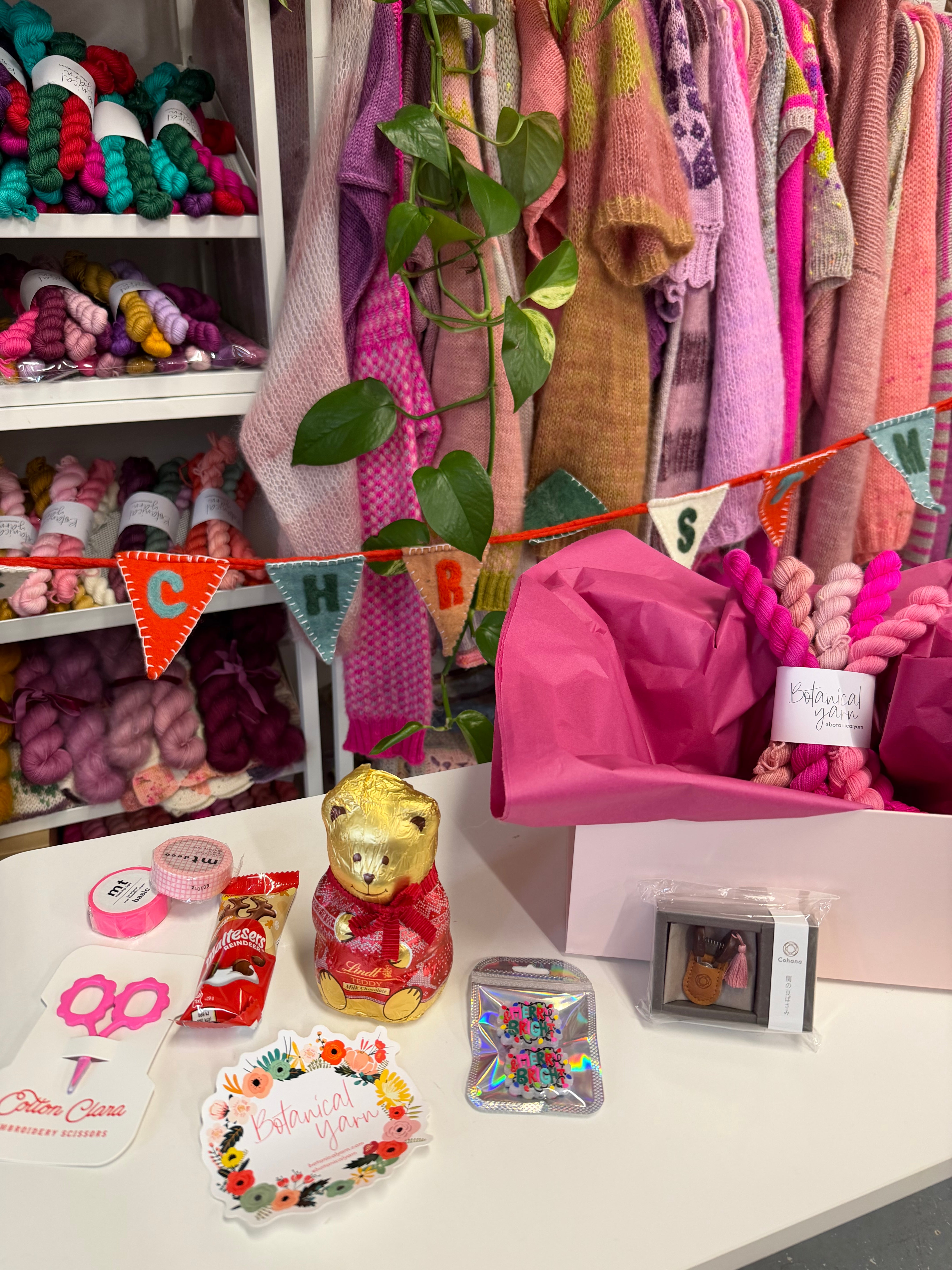 Gift Box 01 - All the PINKS