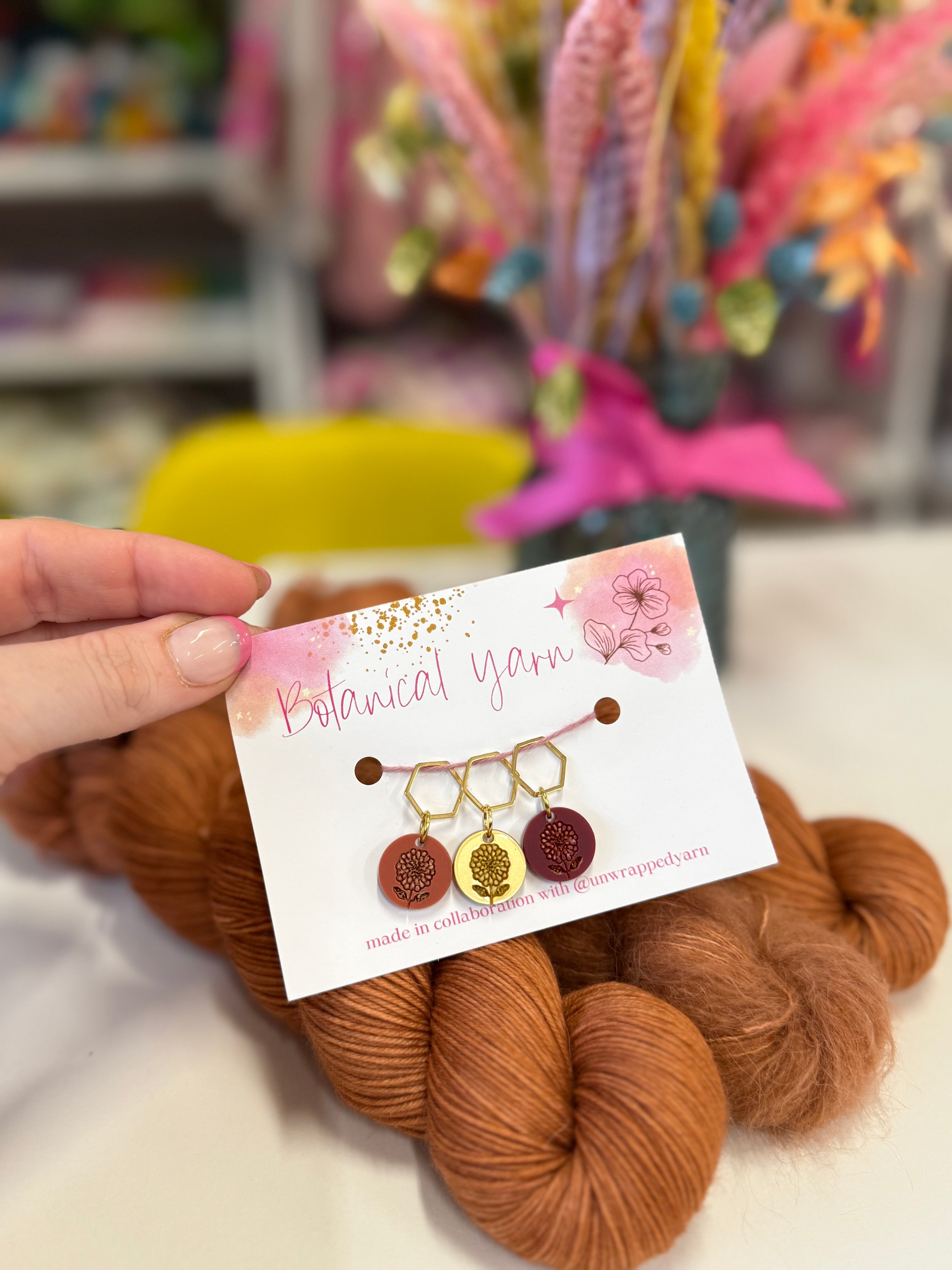 Zinnia stitch markers
