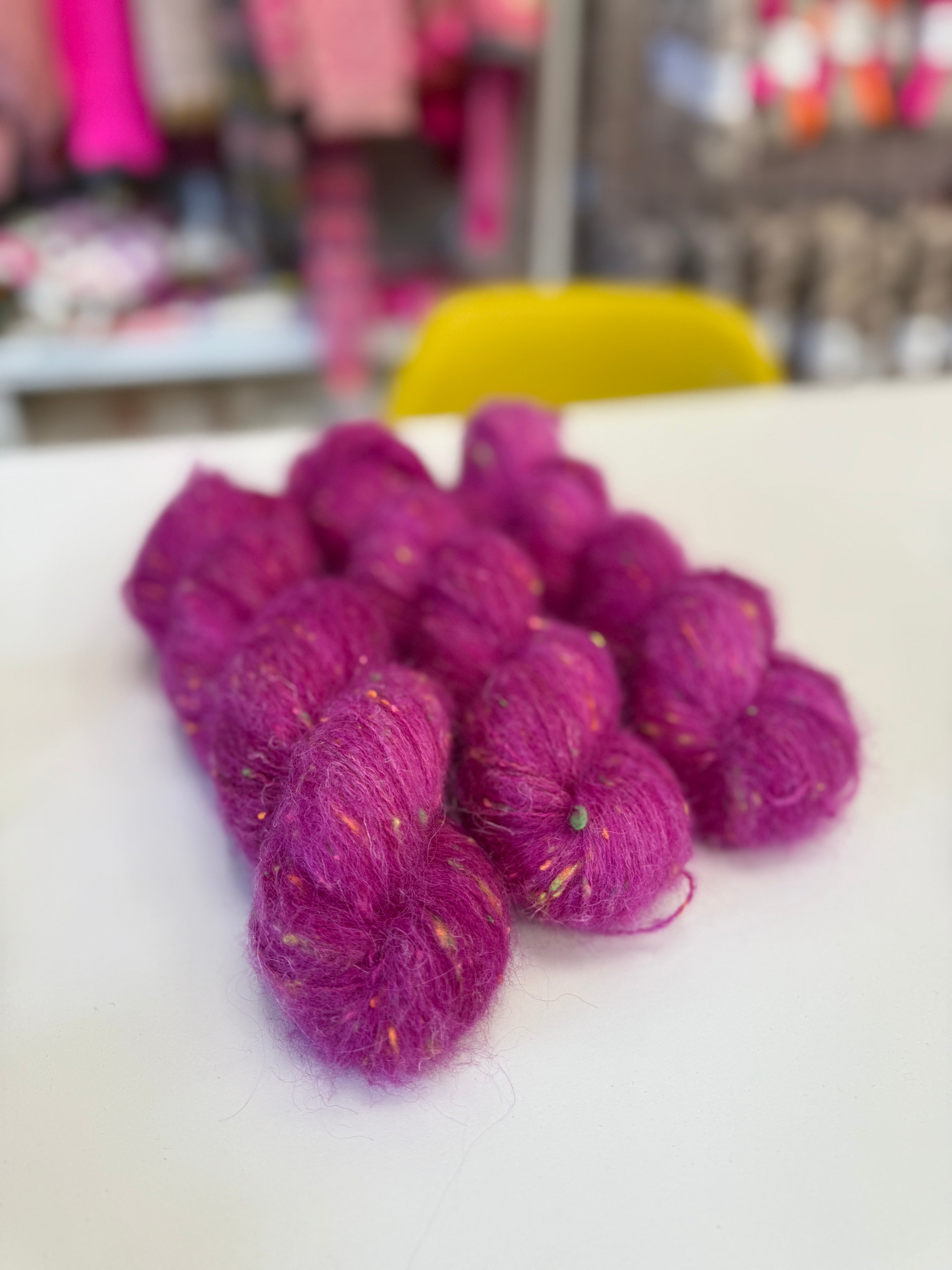 Ready to ship - Anemone ‘Bordeaux’ Neon Nep Fluff