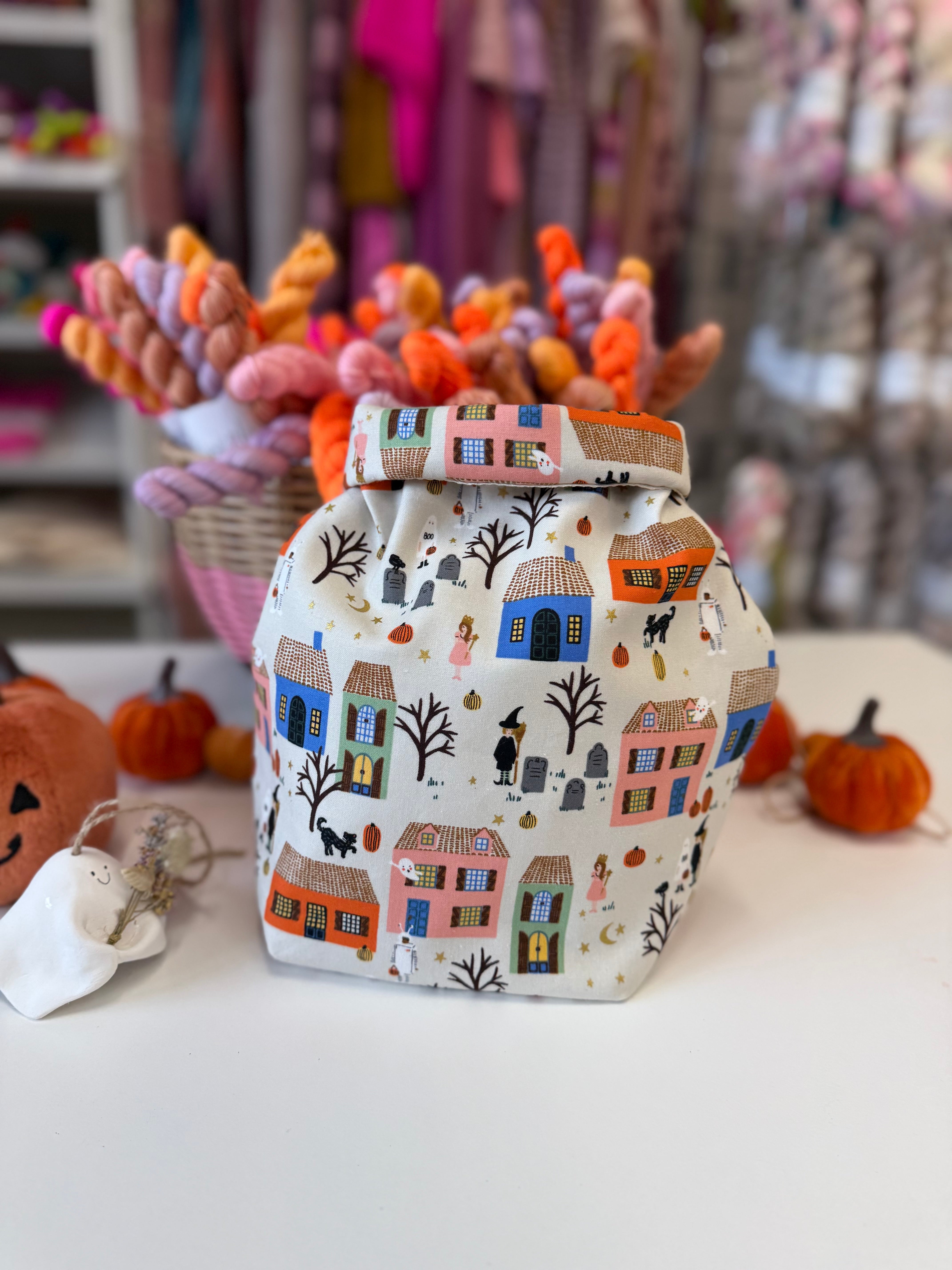 PREORDER - Project Bag Style 04 - Roll Top - Haunted Houses