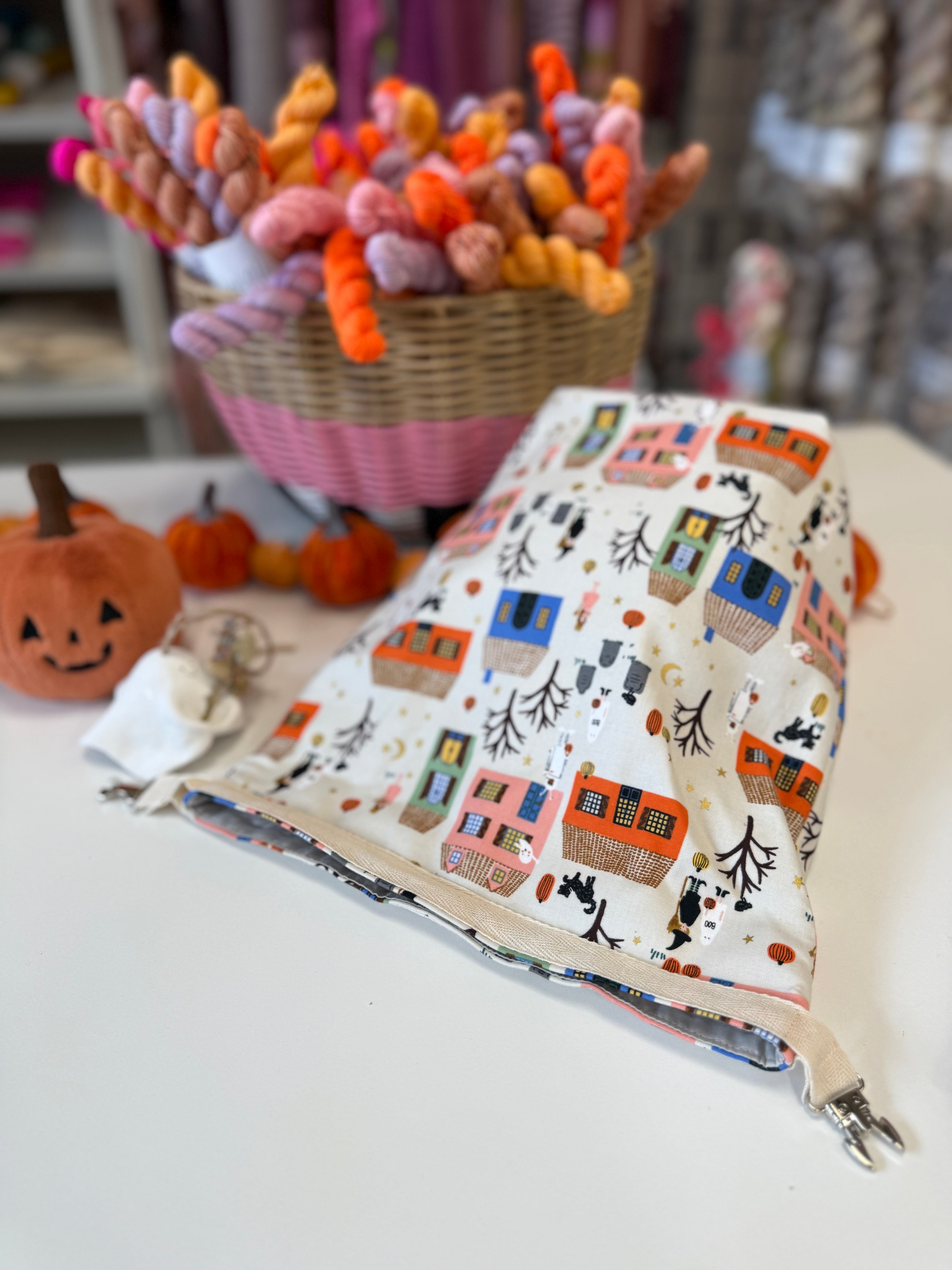 PREORDER - Project Bag Style 04 - Roll Top - Haunted Houses