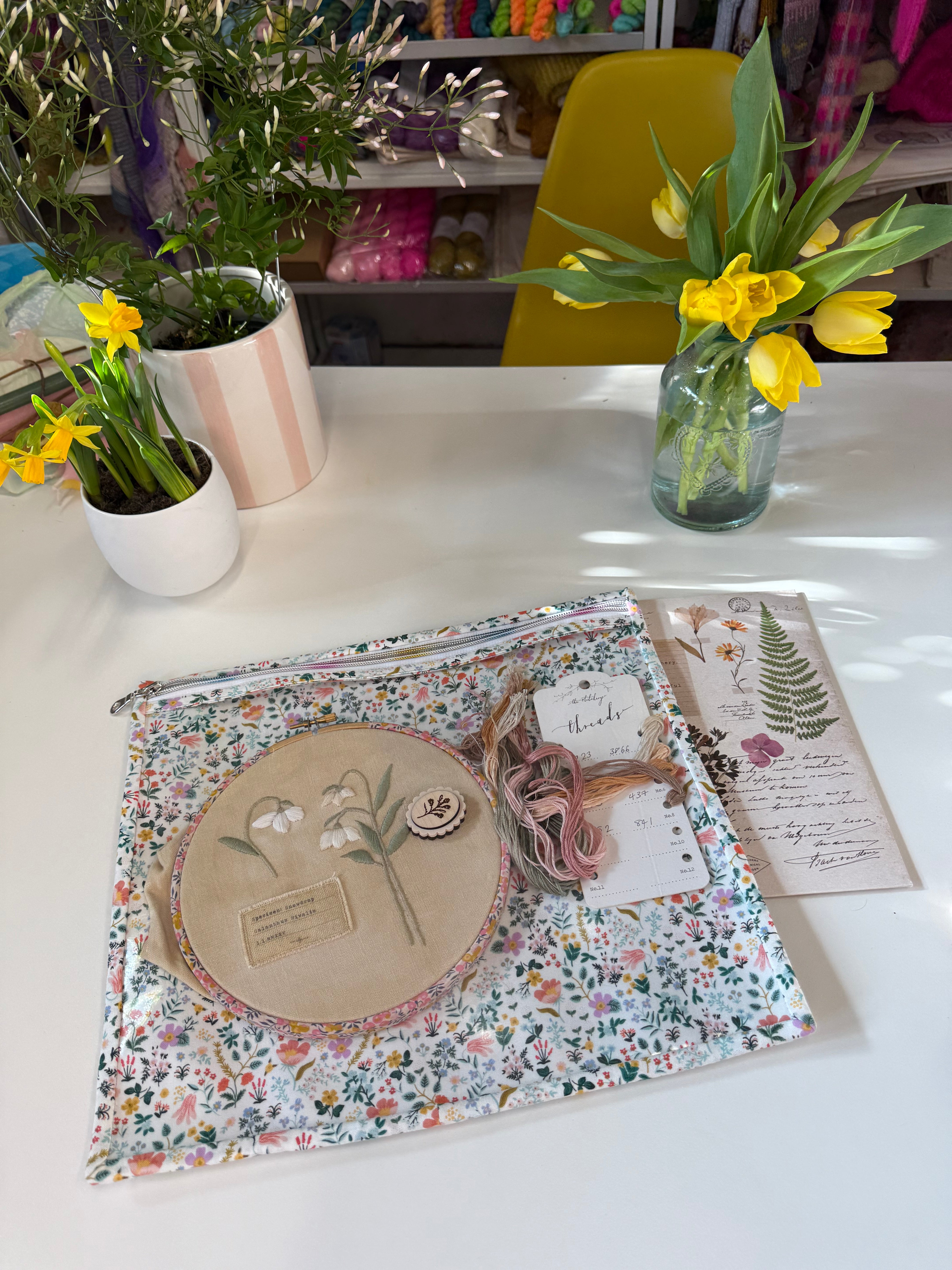 Made to order - Project Bag Style 05 - Embroidery Cross Stitch Zip Pouch