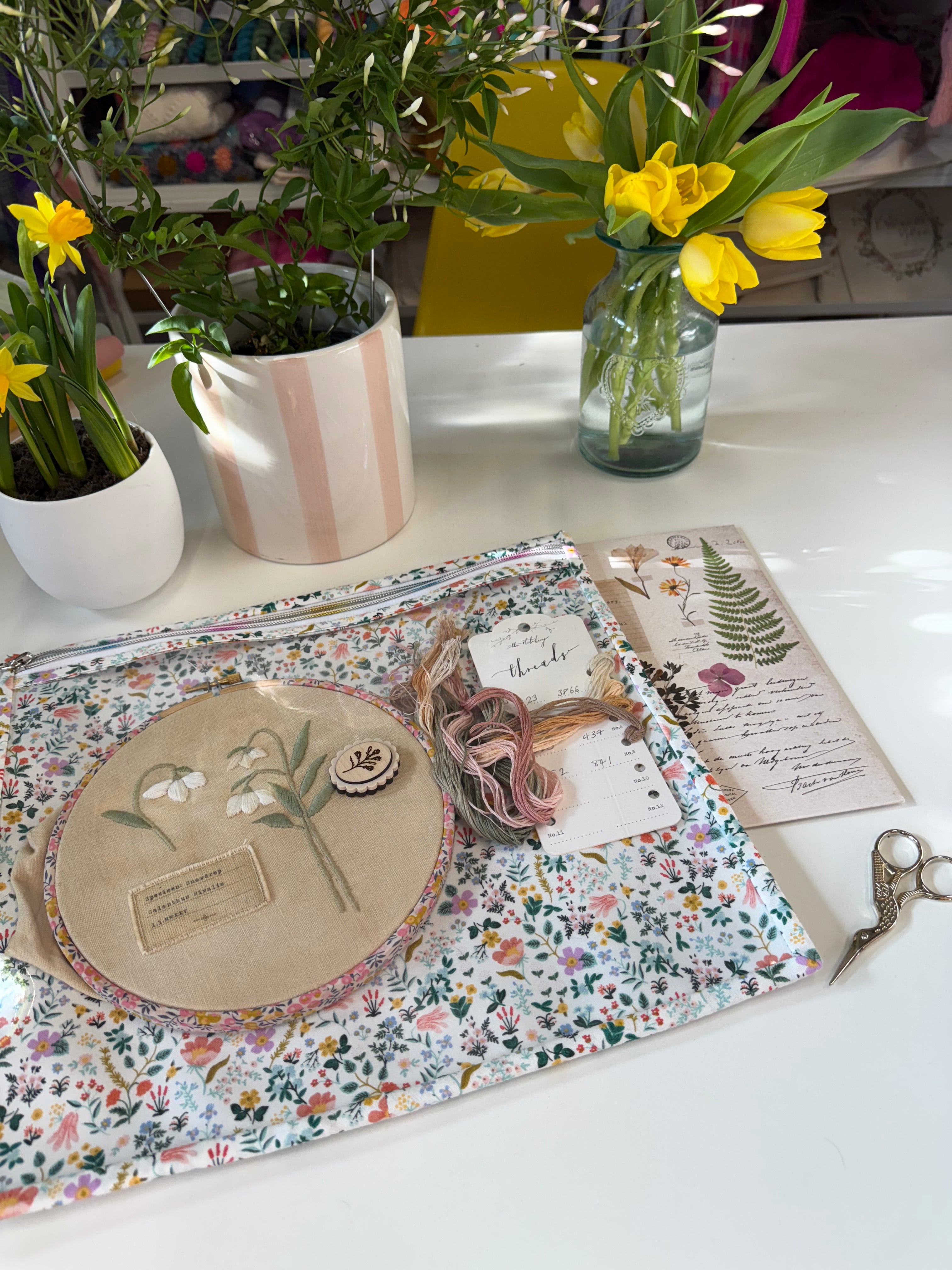 Made to order - Project Bag Style 05 - Embroidery Cross Stitch Zip Pouch