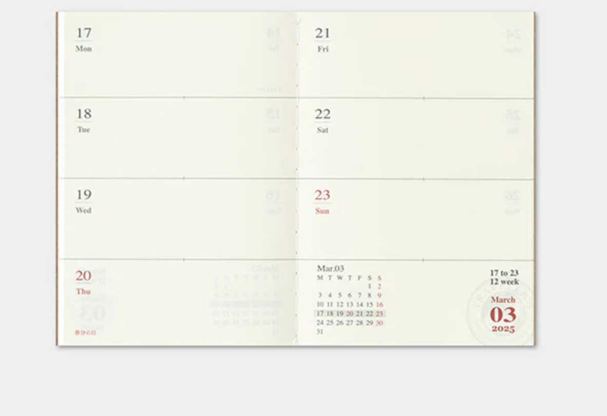 TRAVELER'S Notebook Passport Refill: 2025 Diary Weekly Passport Size