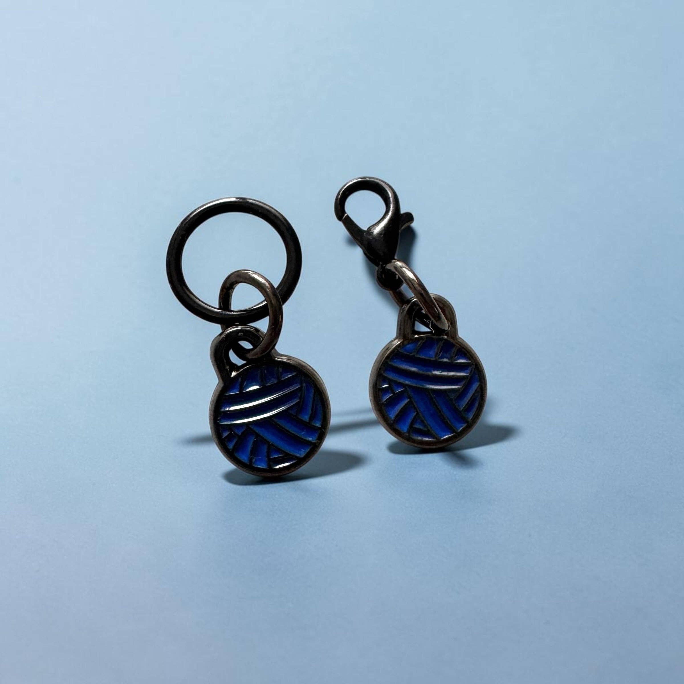 Delft Blue Yarn Ball Stitch Marker single – Enamel Knitting Marker