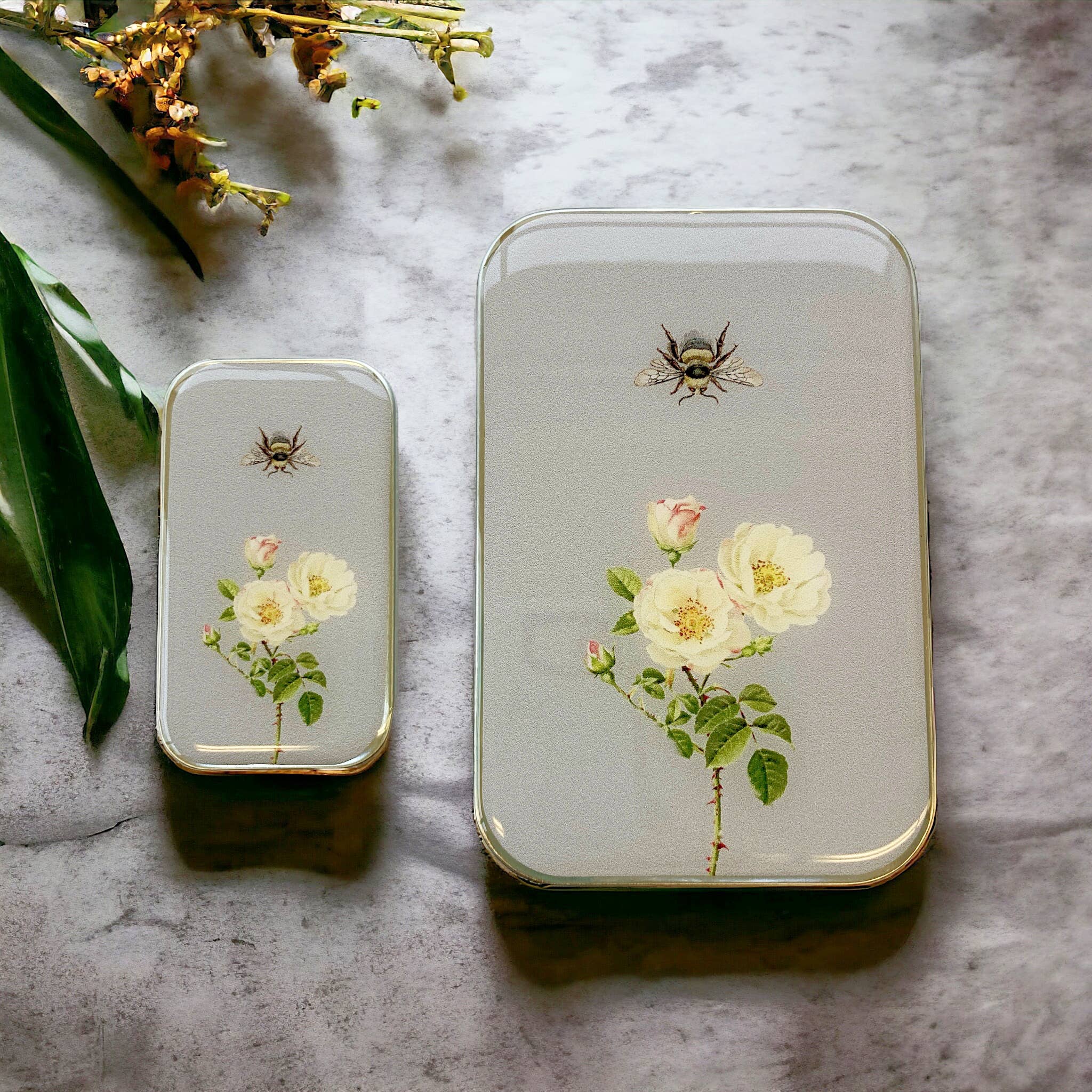 Bee and Rose stitch marker tin