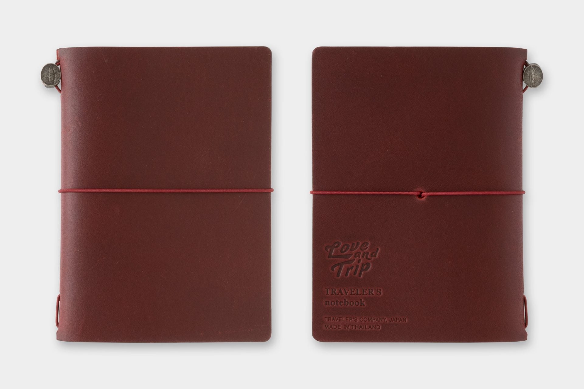 TRAVELER’S Notebook LOVE AND TRIP Red – Passport Size