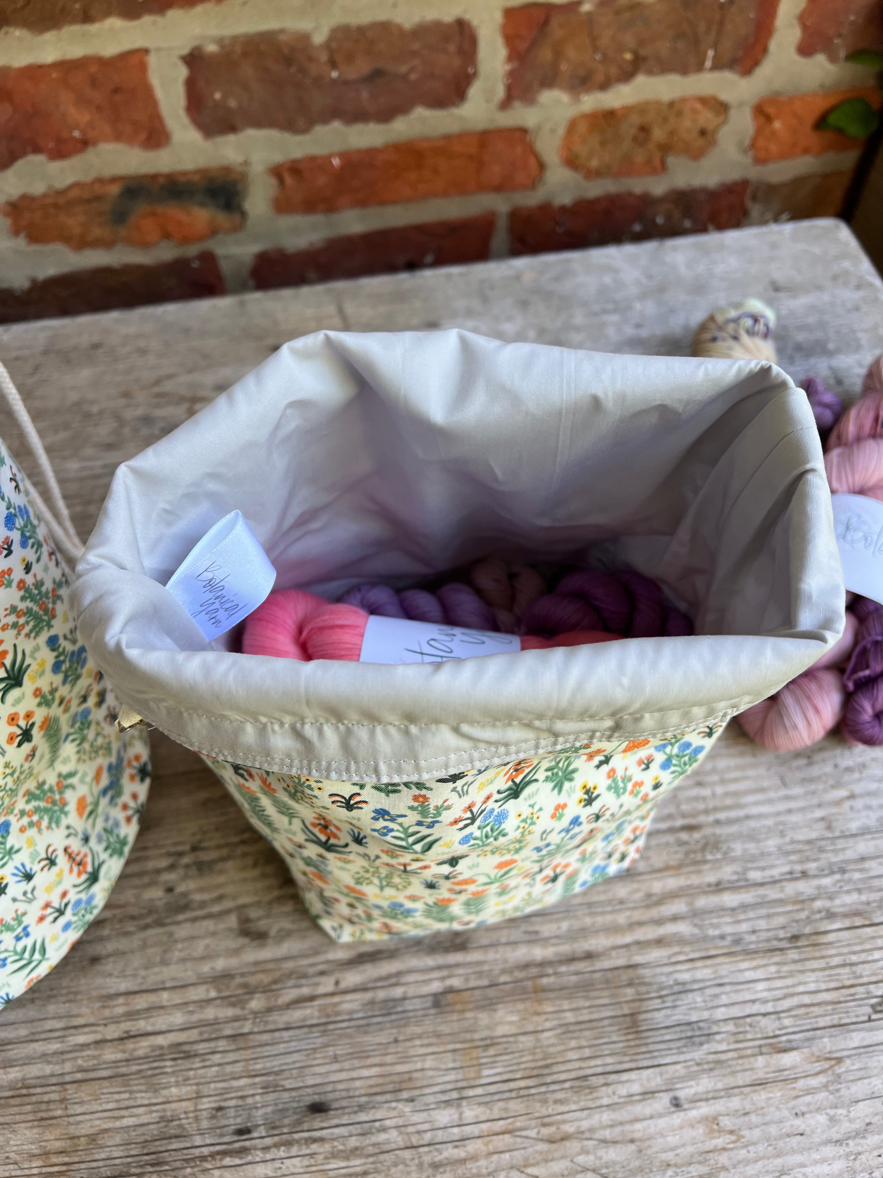 Project Bag Style 04 - Roll Top - Fabric Design 03