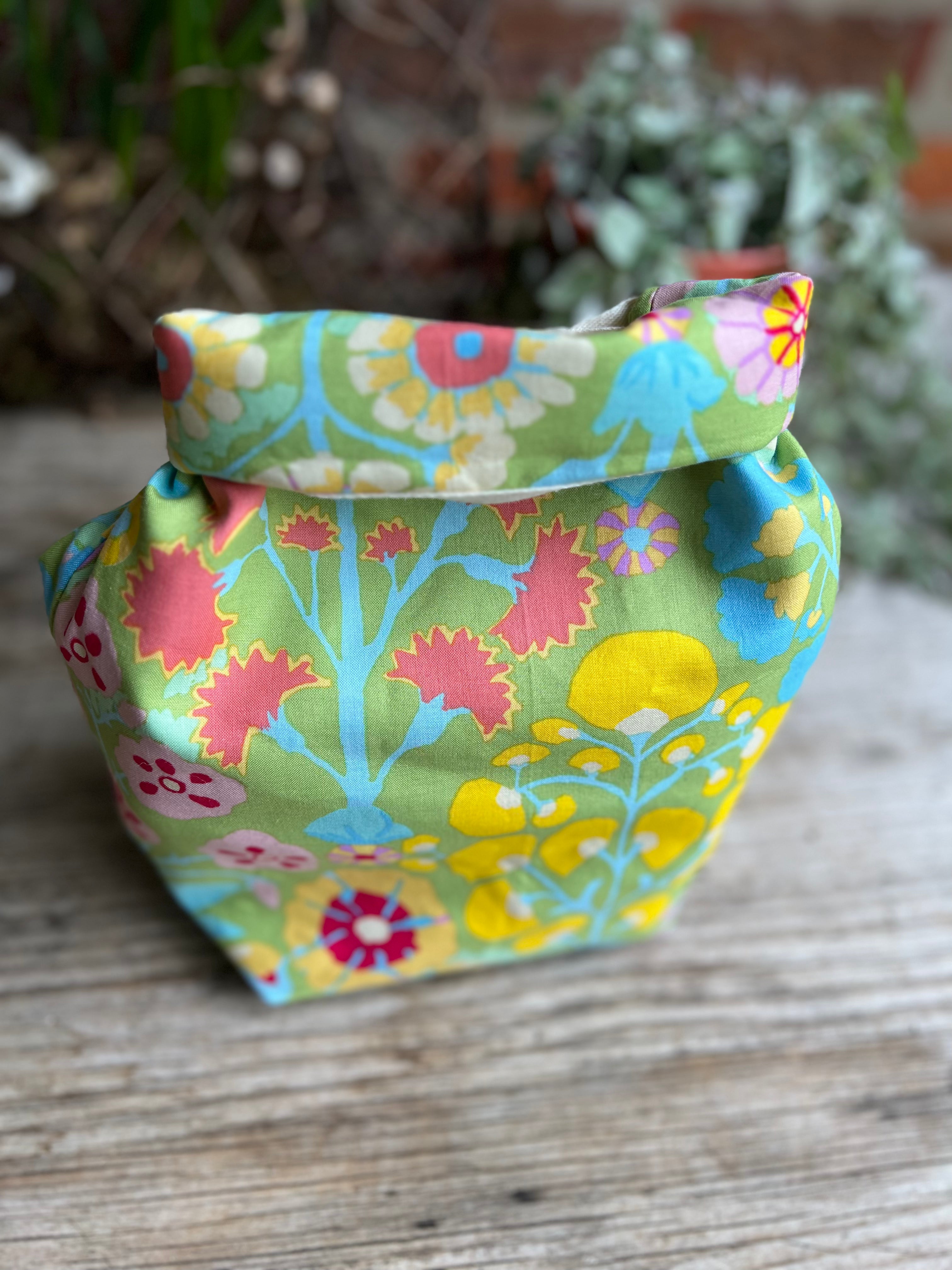 Ready to ship - Project Bag Style 04 - Roll Top - Spring Flowers