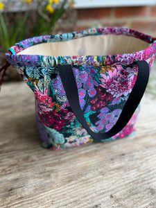 Made to order - Botanical yarn - Project bag style 02 -  Dark florals