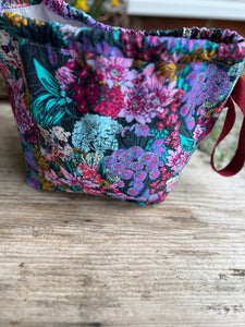 Botanical yarn - Project bag style 01 - Dark Florals